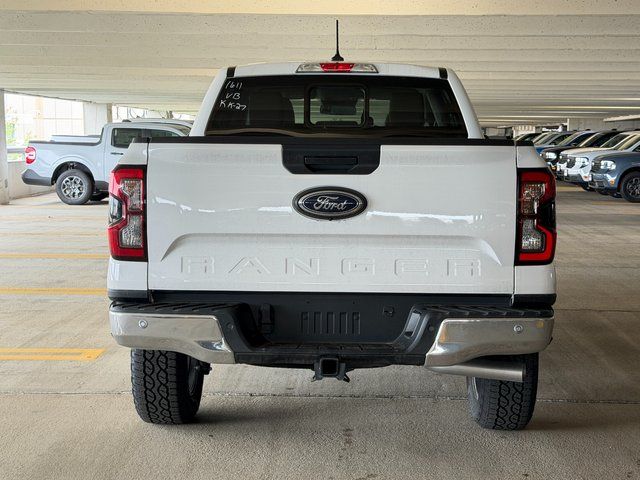 New 2025 Oxford White Ford Lariat image 6