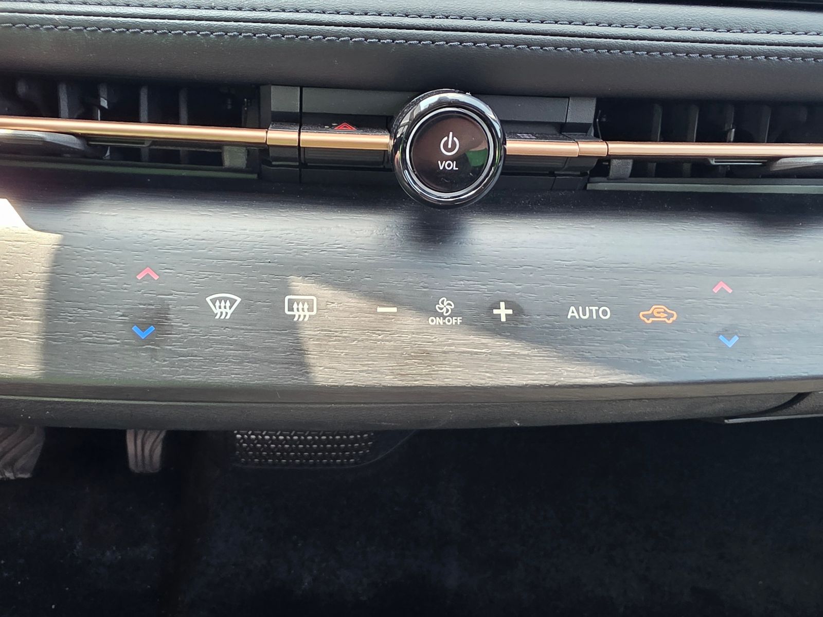Used 2024  Nissan EVOLVE+ e-4ORCE image 29