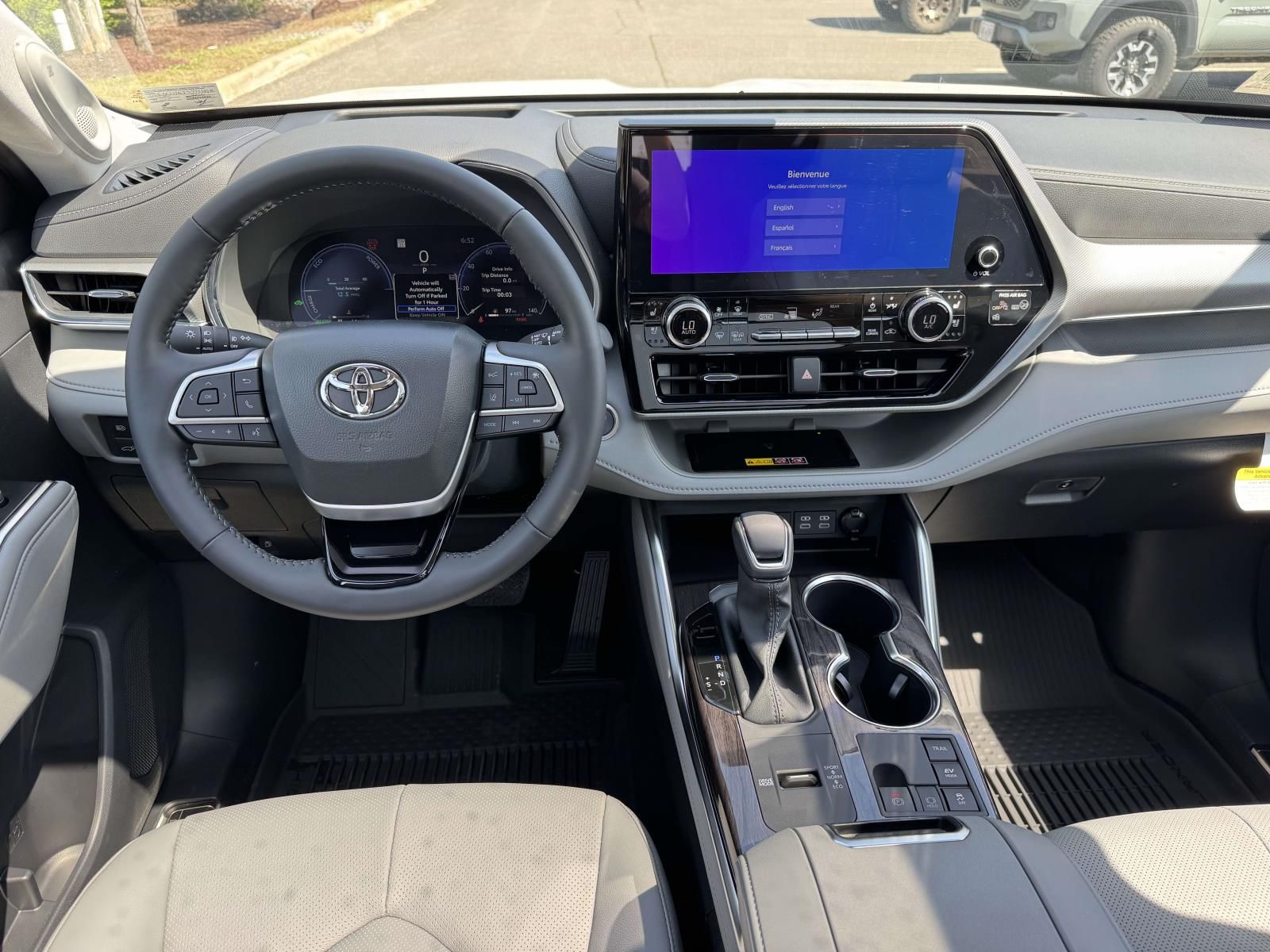 View vehicle photo 2