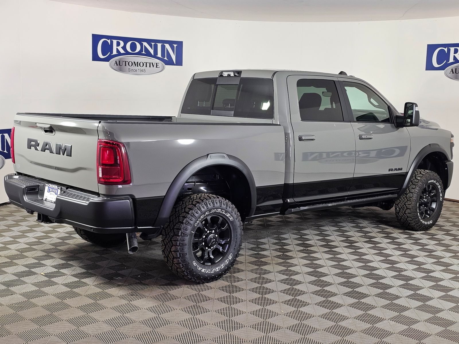 View vehicle photo 5