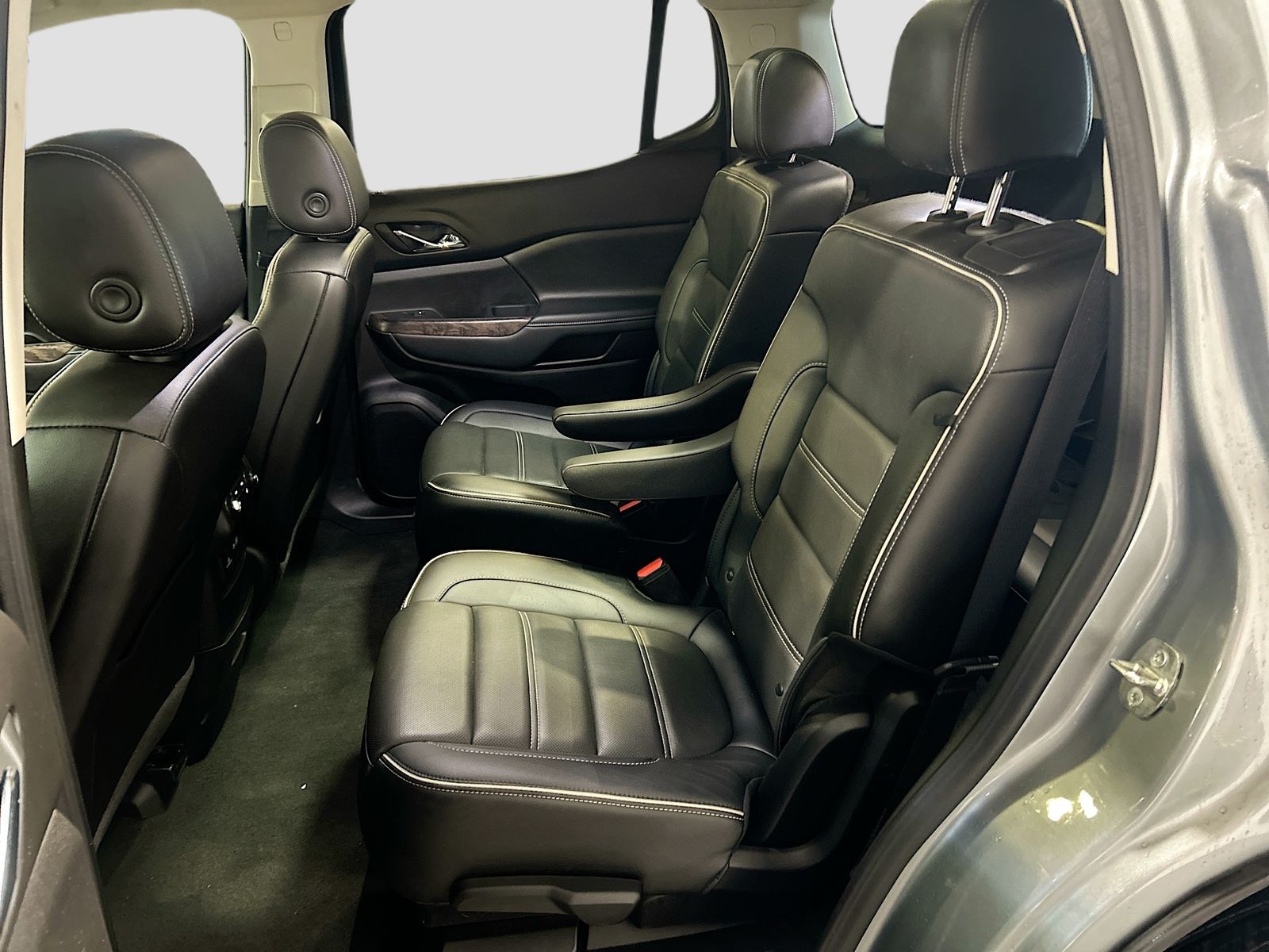 Used 2023 Silver GMC Denali image 26