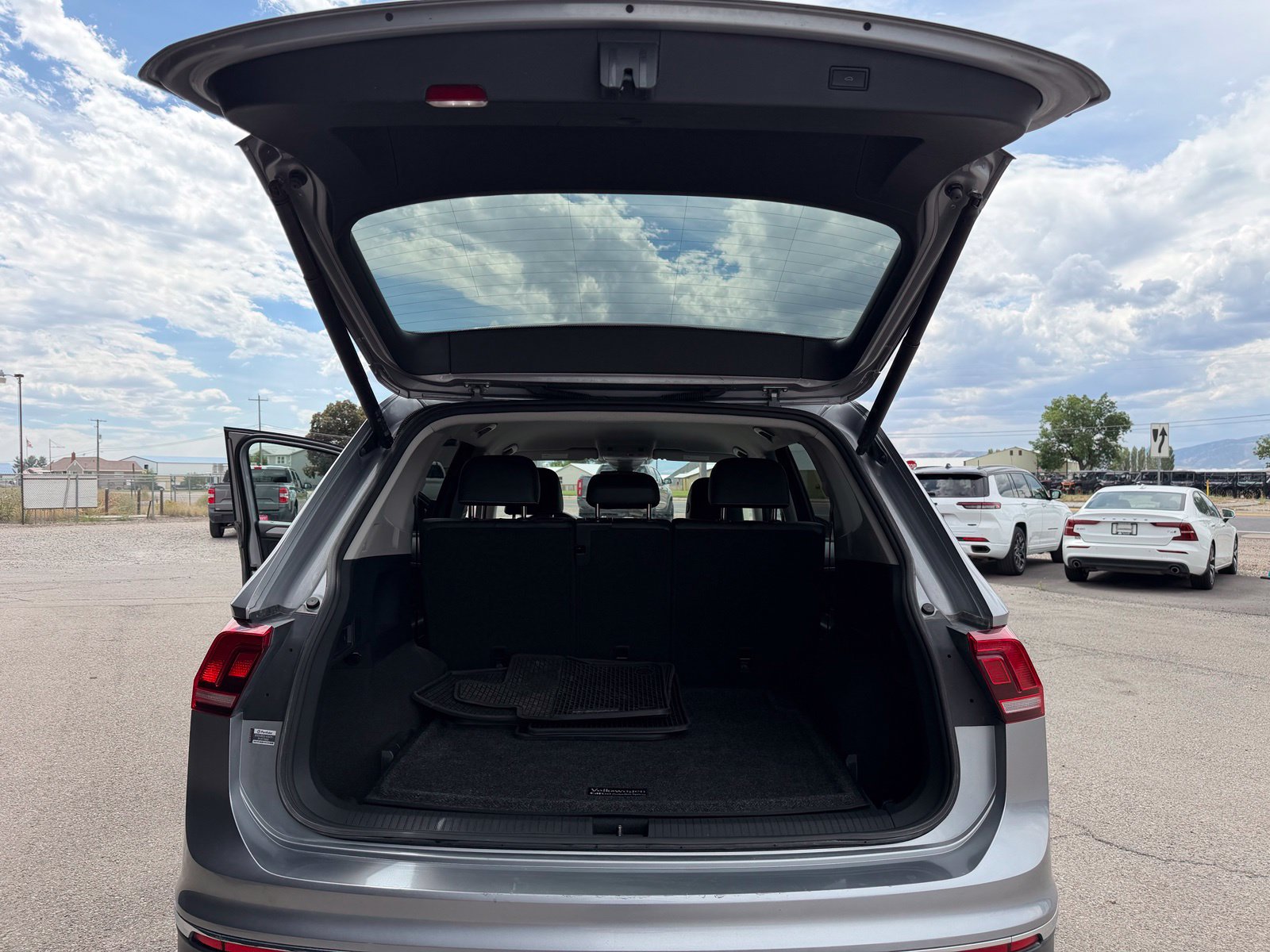 Used 2024 Volkswagen Tiguan SUV