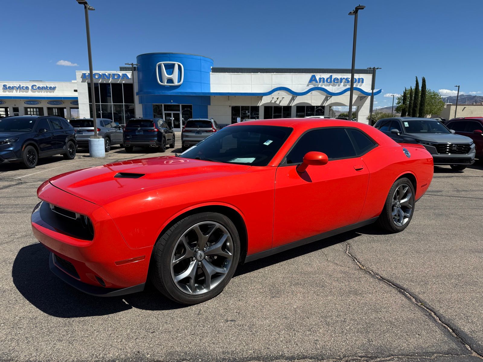 Go Mango 2017 Dodge Challenger SXT RWD Coupe Rear-Wheel Drive 8-Speed Automatic