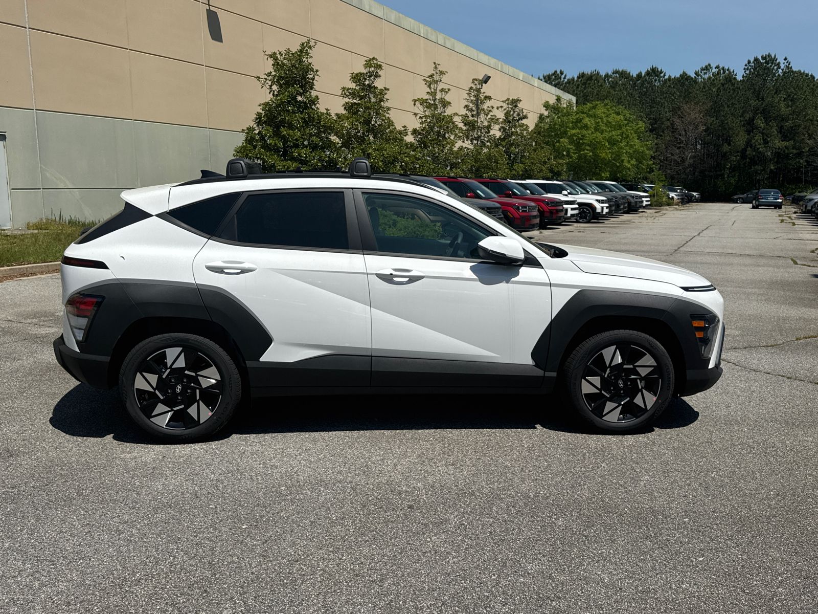 2025 Hyundai Kona SEL photo 3