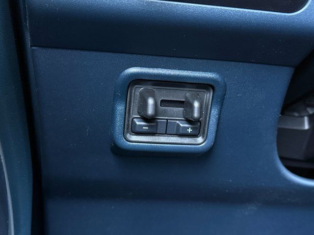 New 2026 Space White Metallic Ford XLT image 24