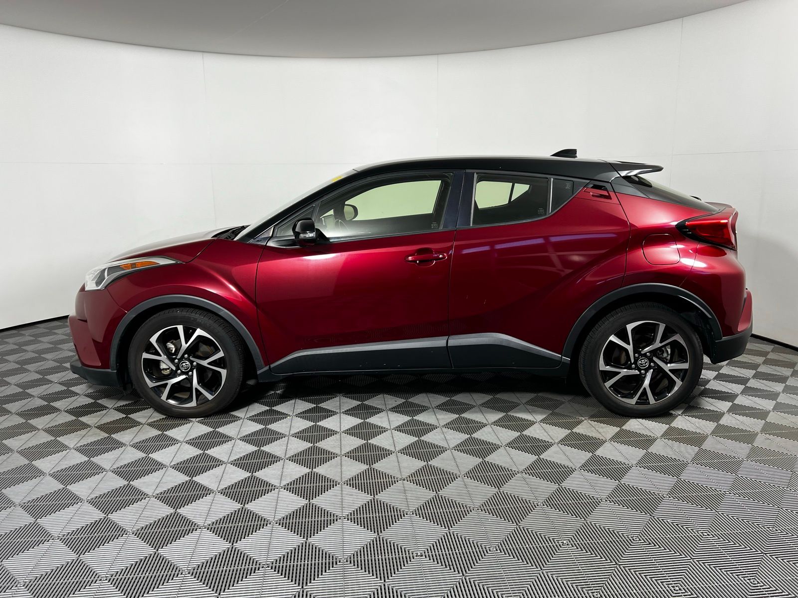 Thumbnail: 2019 Toyota C-HR - 8