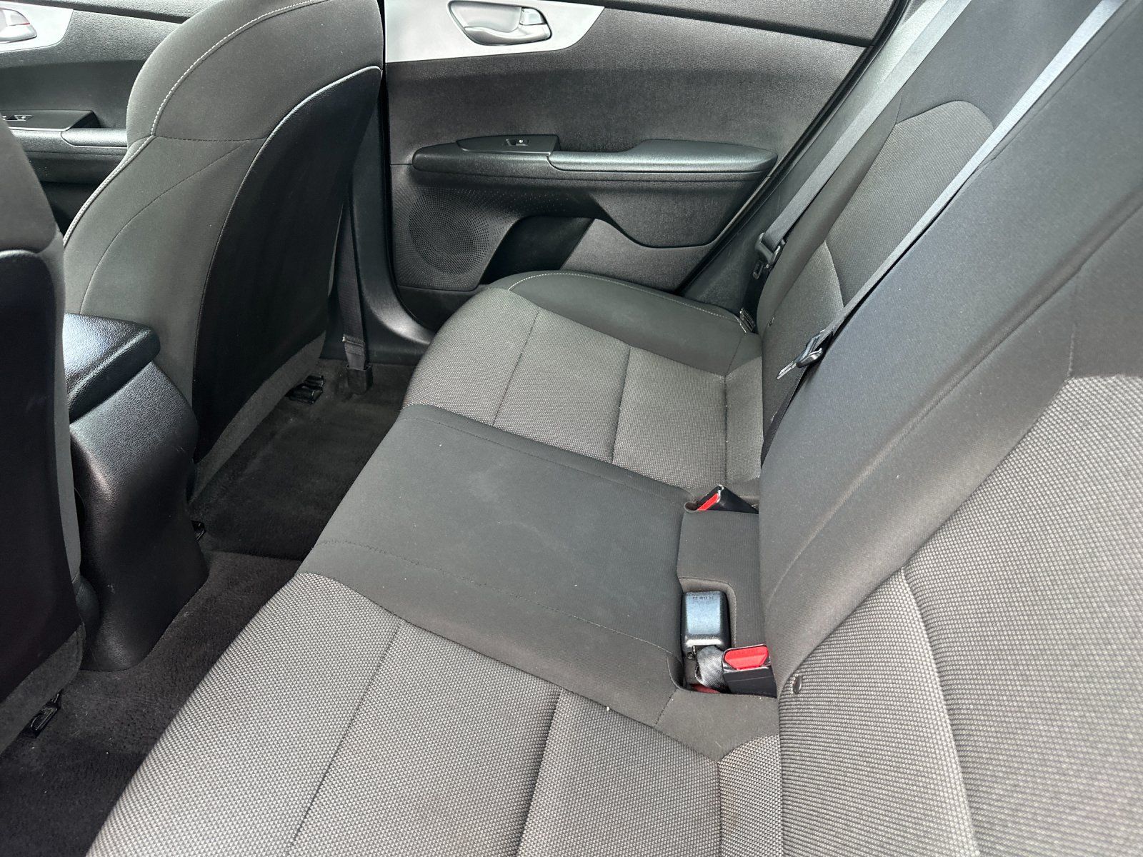 Used 2023 Red Kia LXS image 12