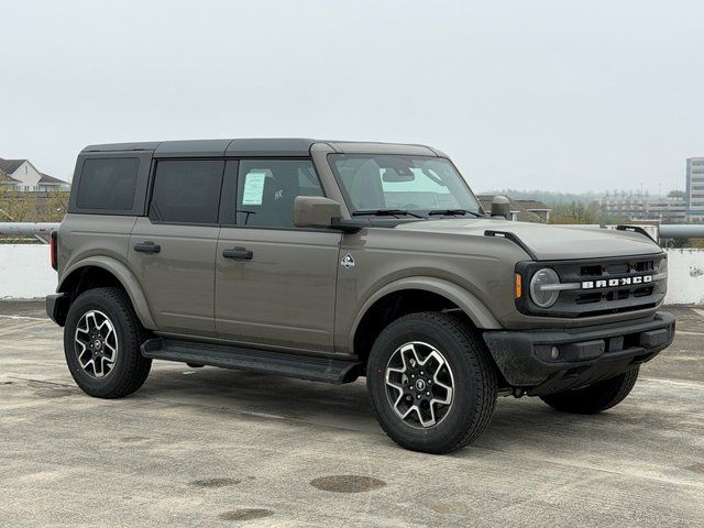 2026 Ford Bronco Outer Banks 4x4's photo