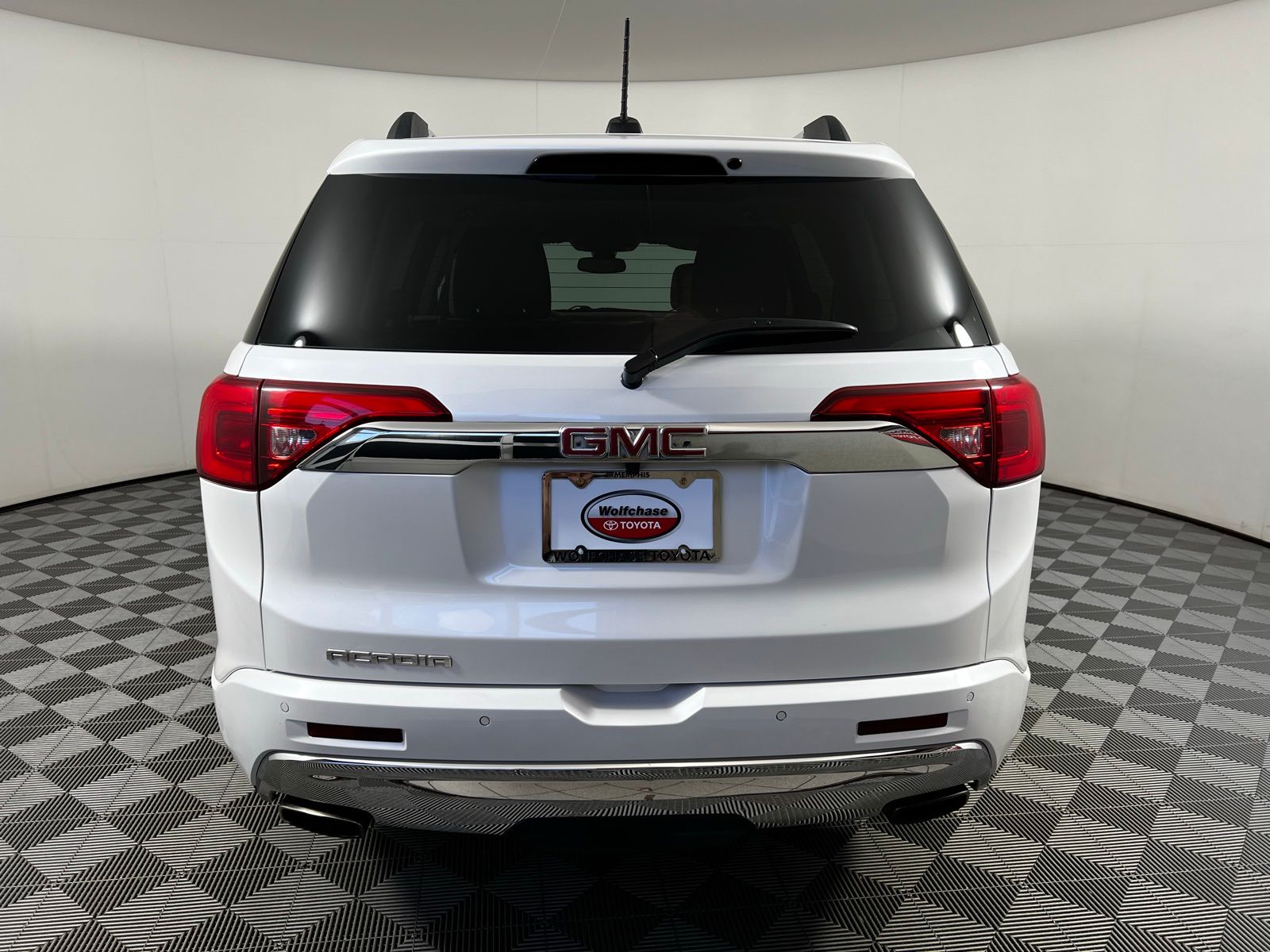 2019 GMC Acadia Denali 6
