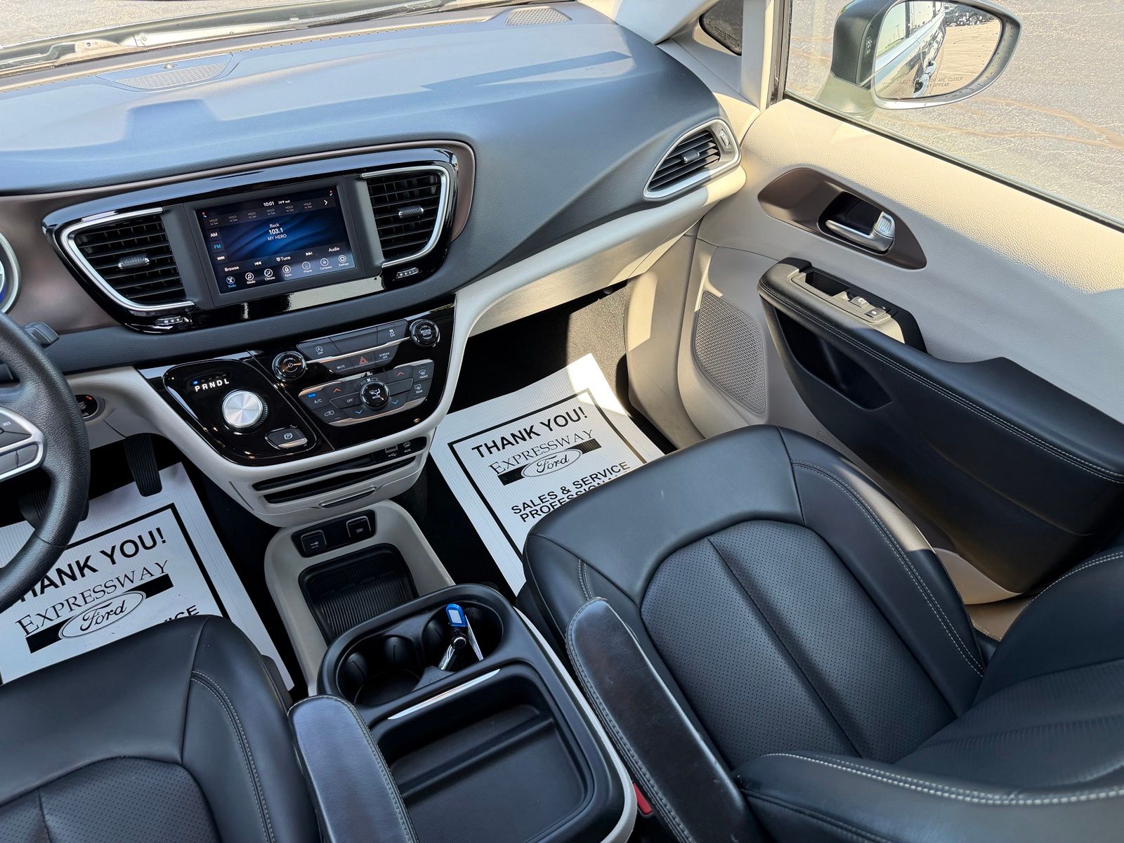 2020 Chrysler Voyager image 18