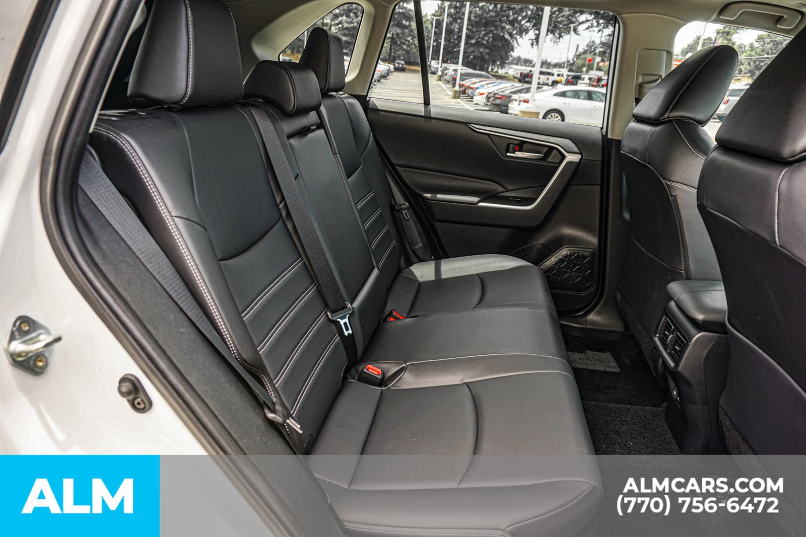 Used 2025 Beige Toyota XLE Premium image 25