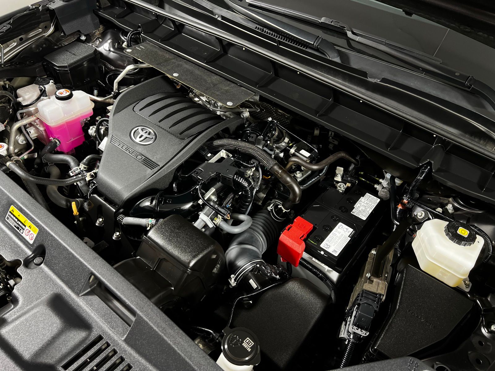 Thumbnail: 2023 Toyota Highlander - 11