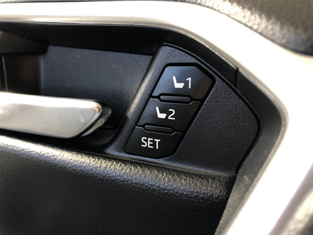 2021 Toyota RAV4 Limited 14