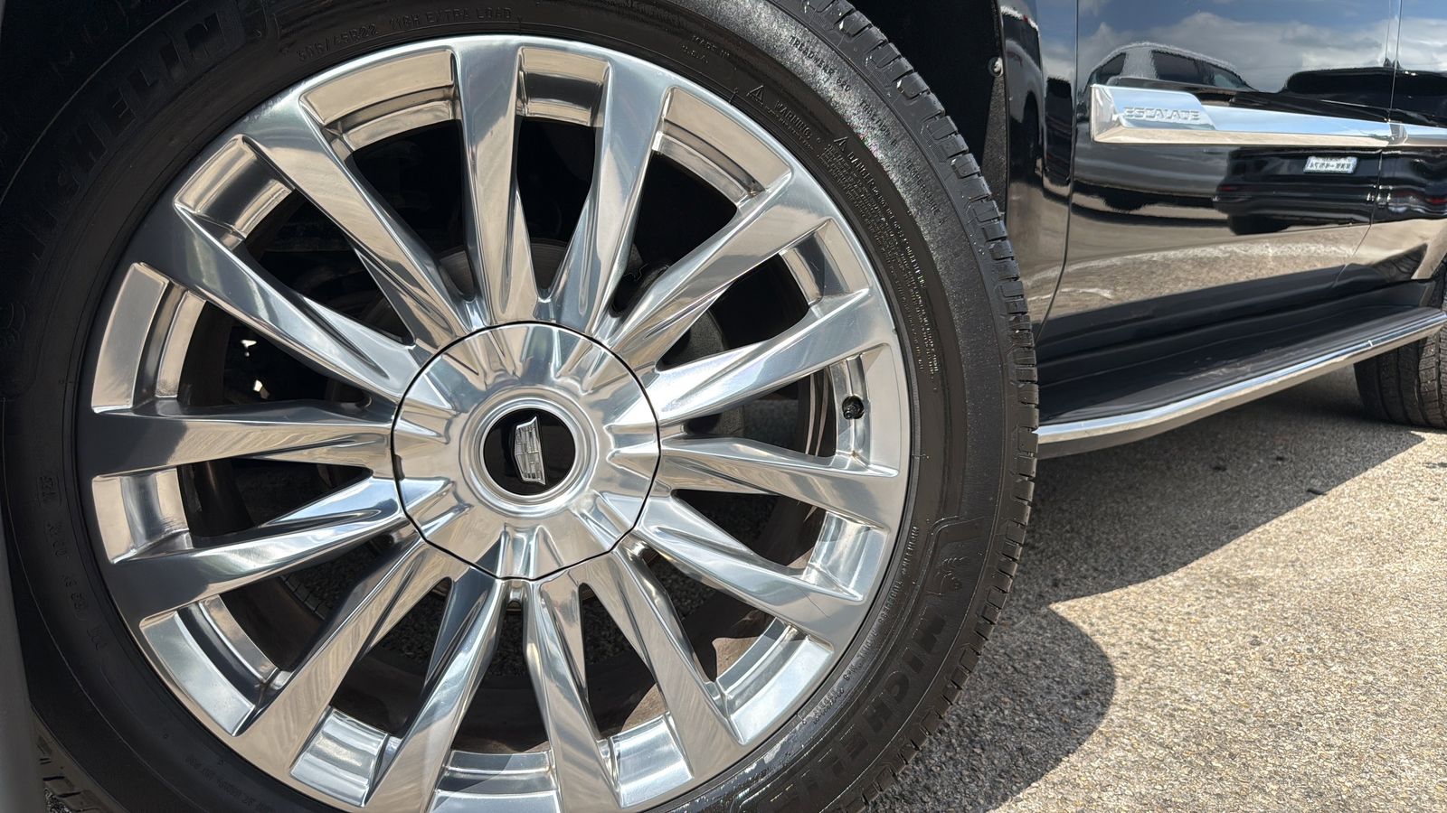 Used Car 2018 Cadillac Escalade  Luxury For Sale Under $30,000 In Austin, Texas