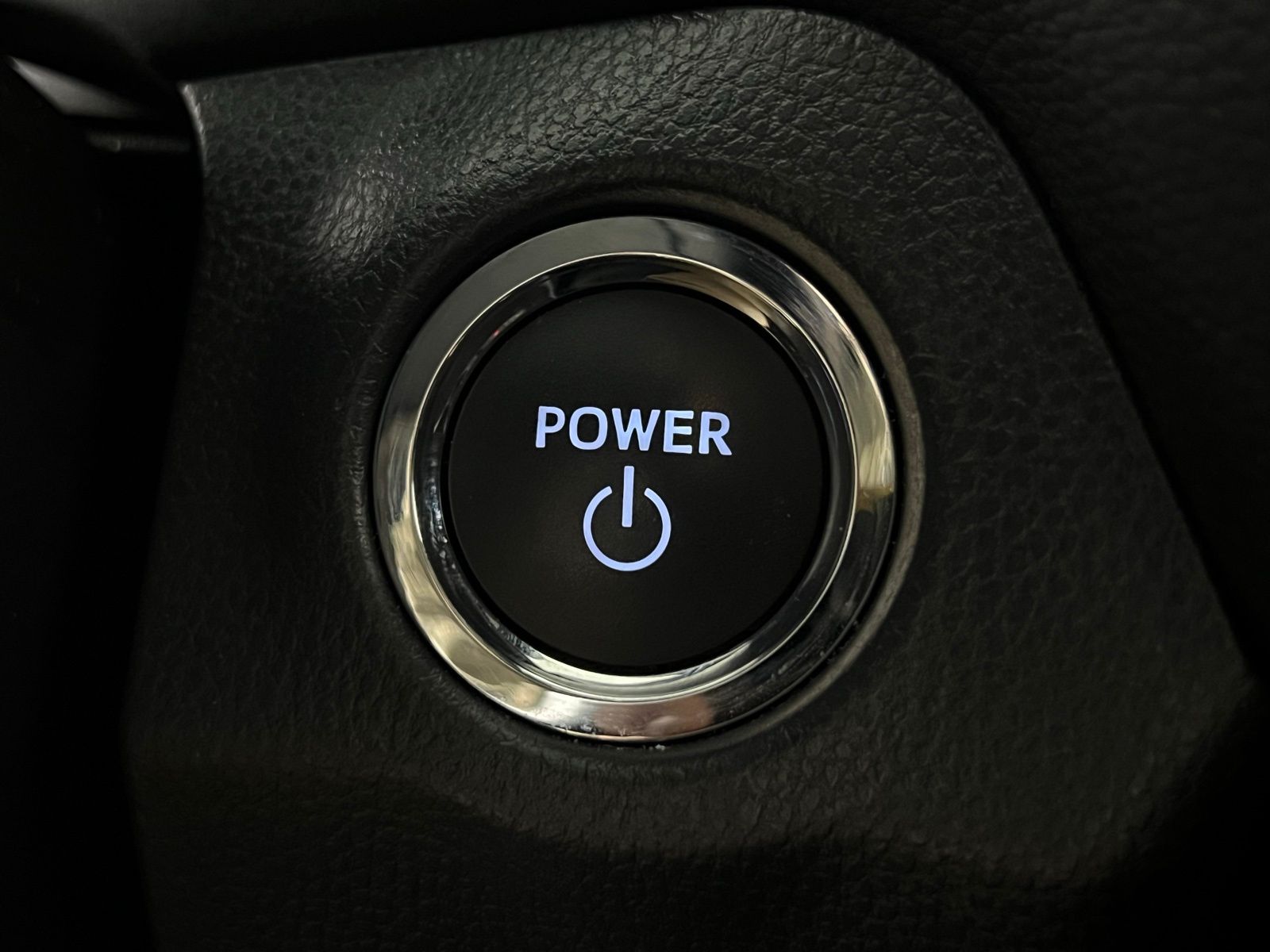 Thumbnail: 2025 Toyota RAV4 - 20