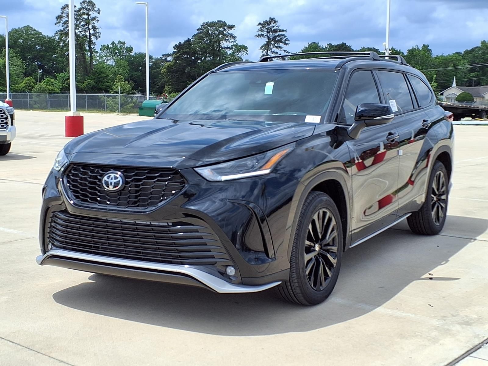 2026 Toyota Highlander XSE - 2