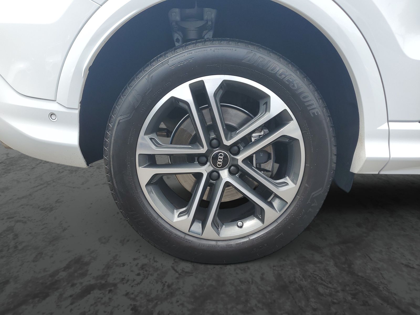 Vehicle photo
