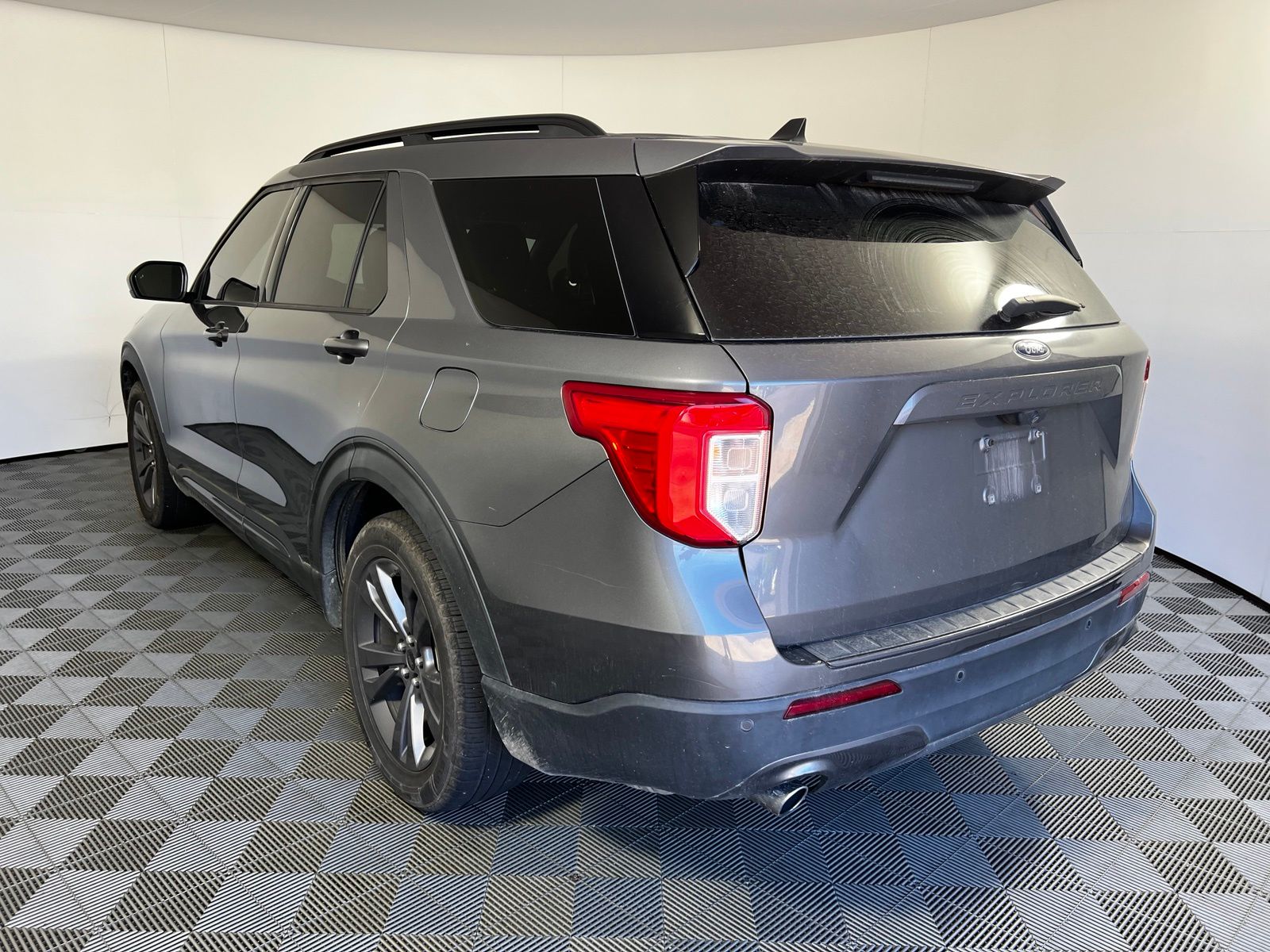 Thumbnail: 2022 Ford Explorer - 7
