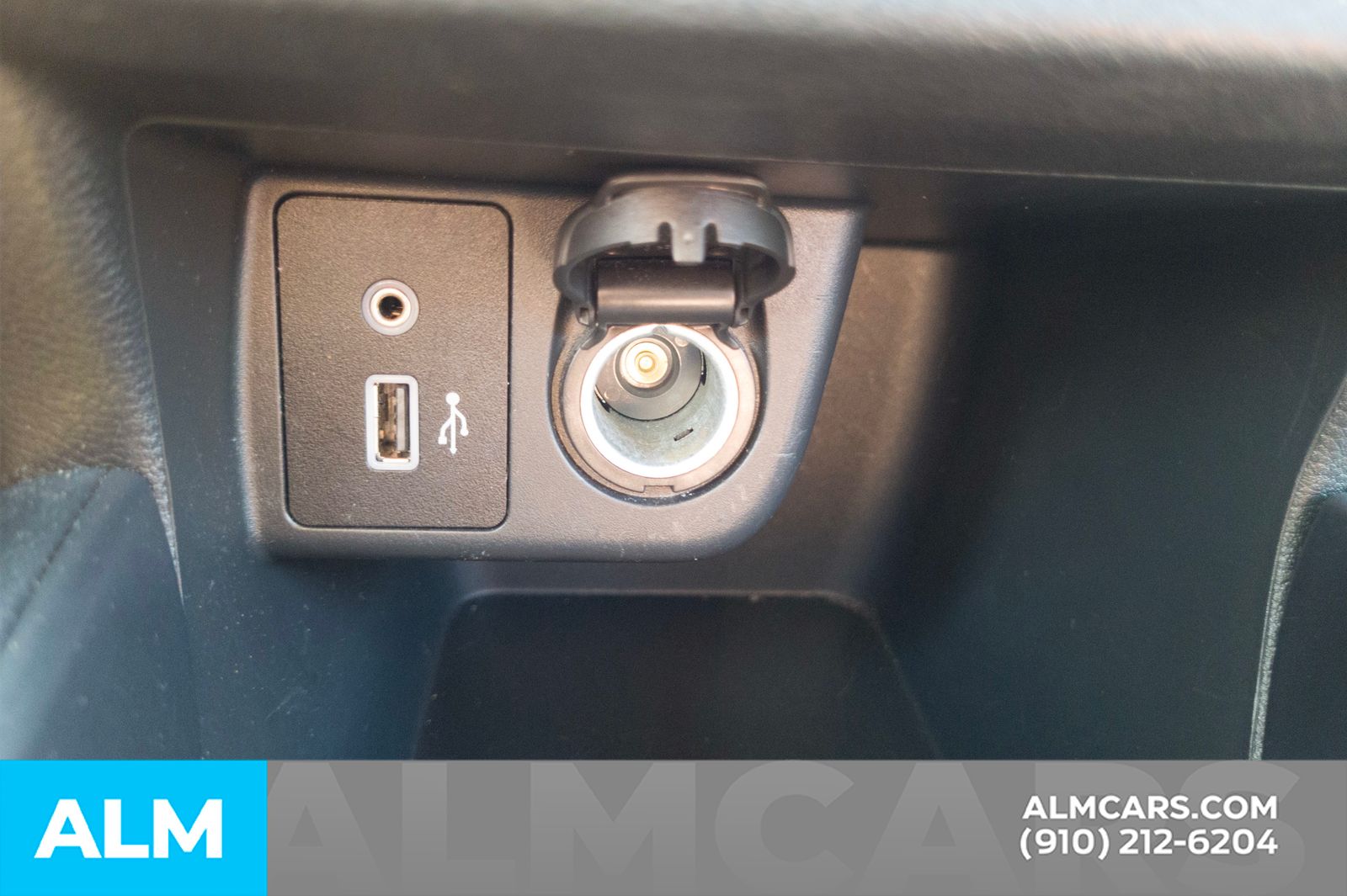 Used 2025 Super Black Nissan 1.6 S image 9