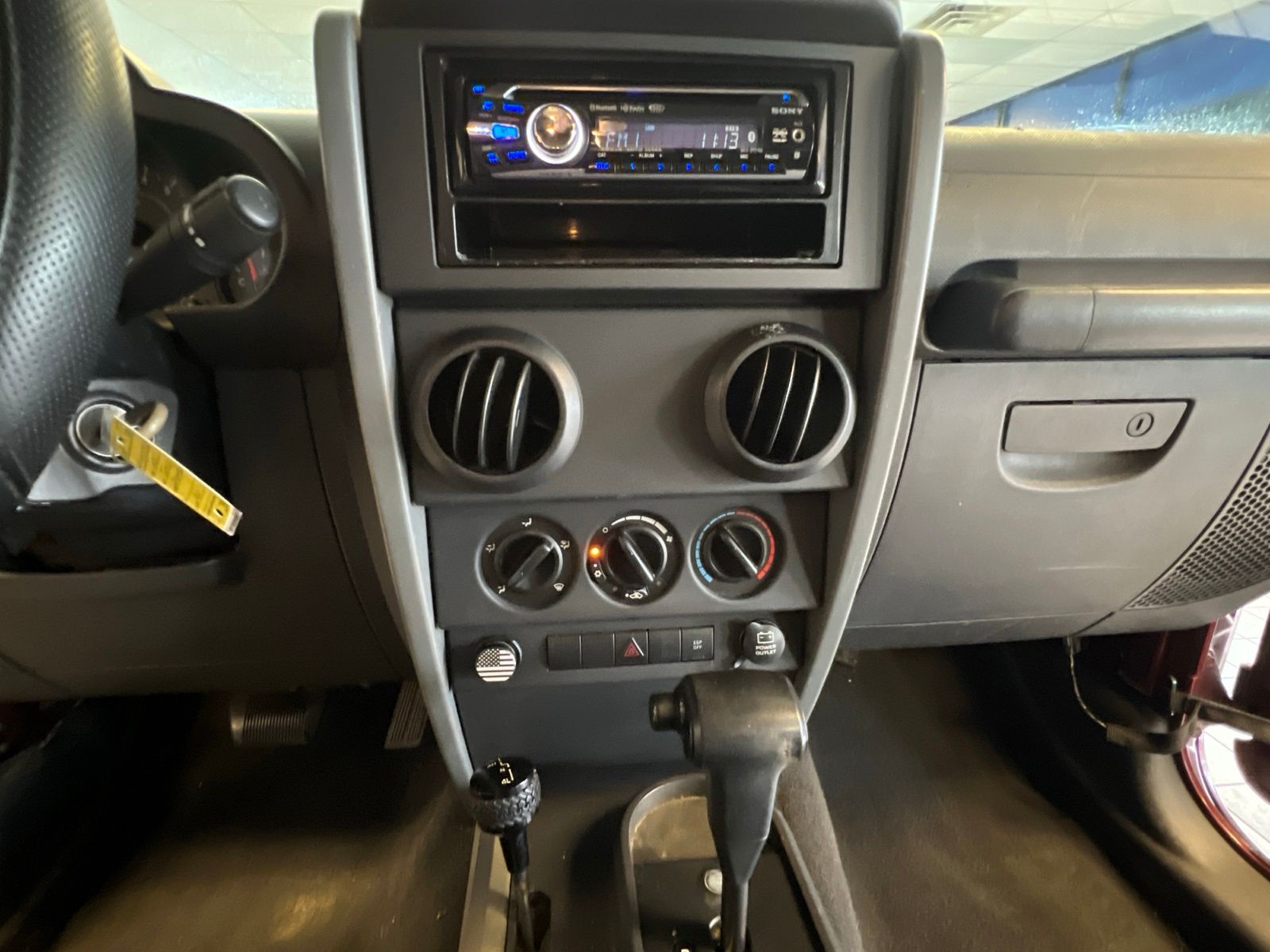 Used 2007 Red Rock Crystal Pearlcoat Jeep Unlimited X image 19