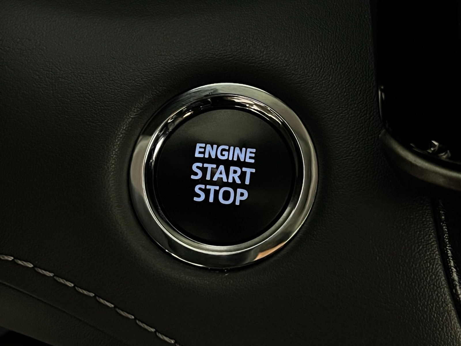 Thumbnail: 2023 Toyota Highlander - 21