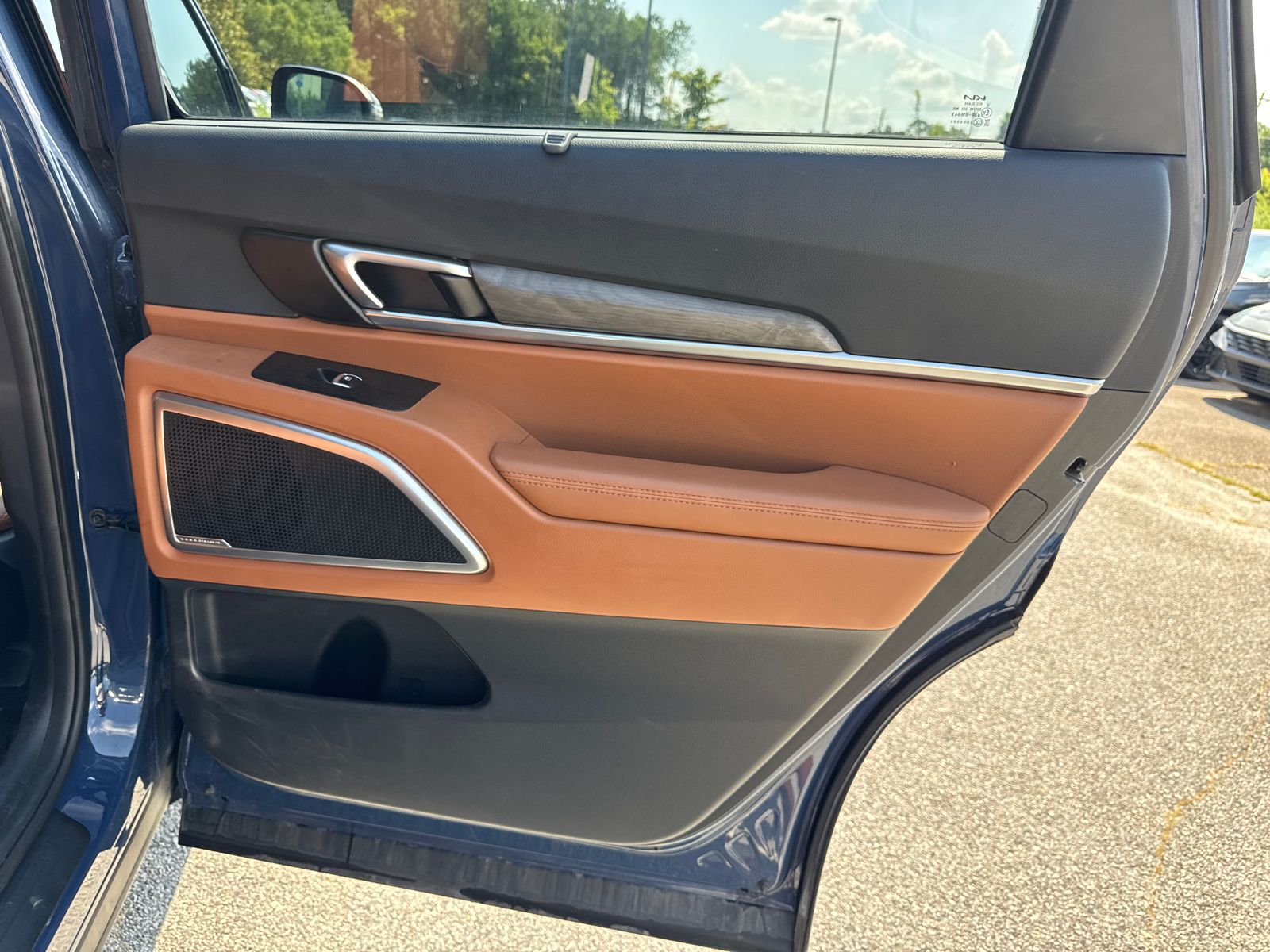 Used 2025 Black Kia EX X-Pro image 16