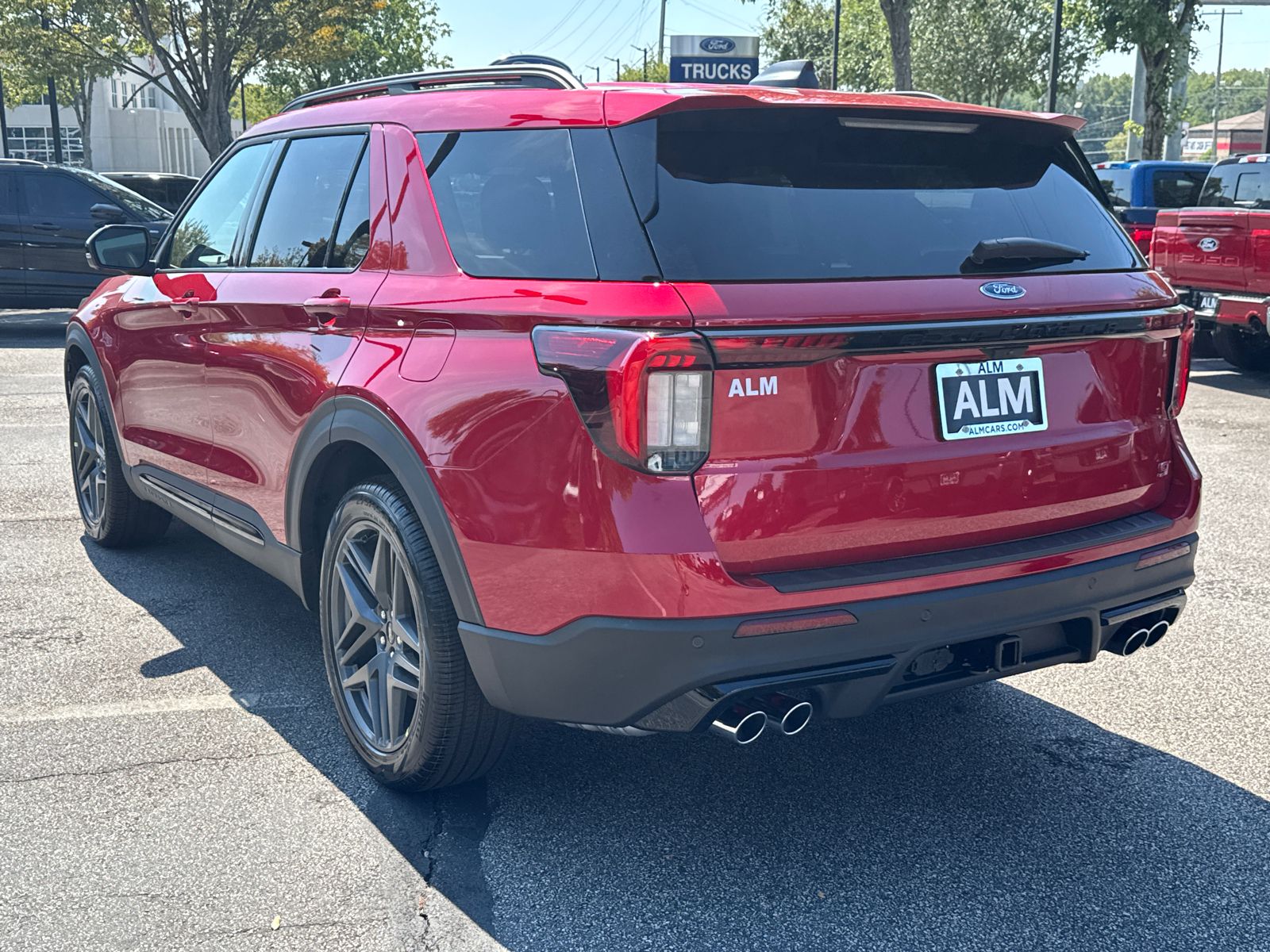 2025 Ford Explorer ST photo 4
