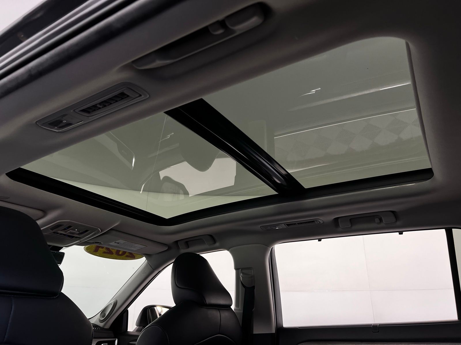 Thumbnail: 2021 Toyota Highlander - 28