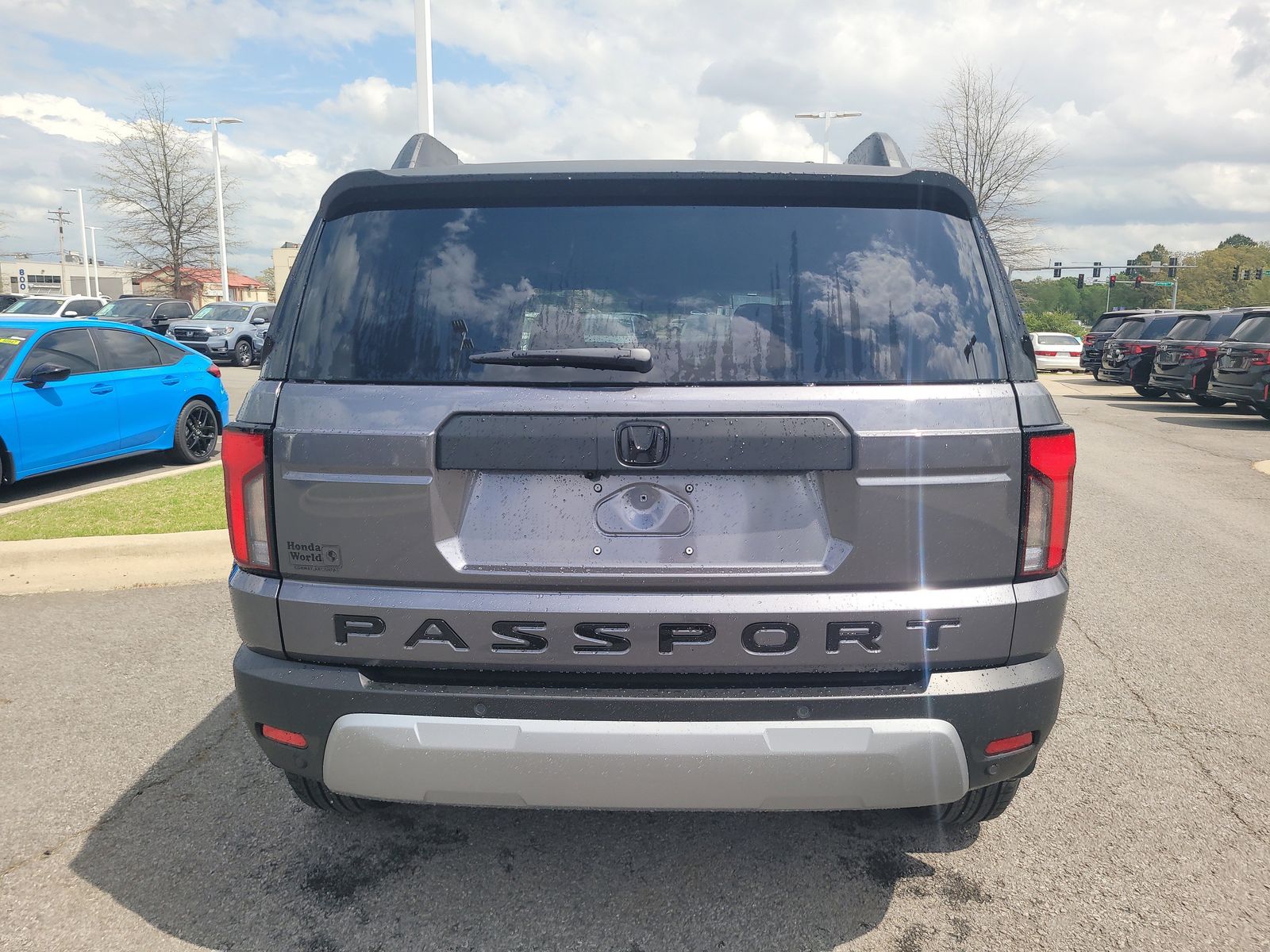 View vehicle photo 4