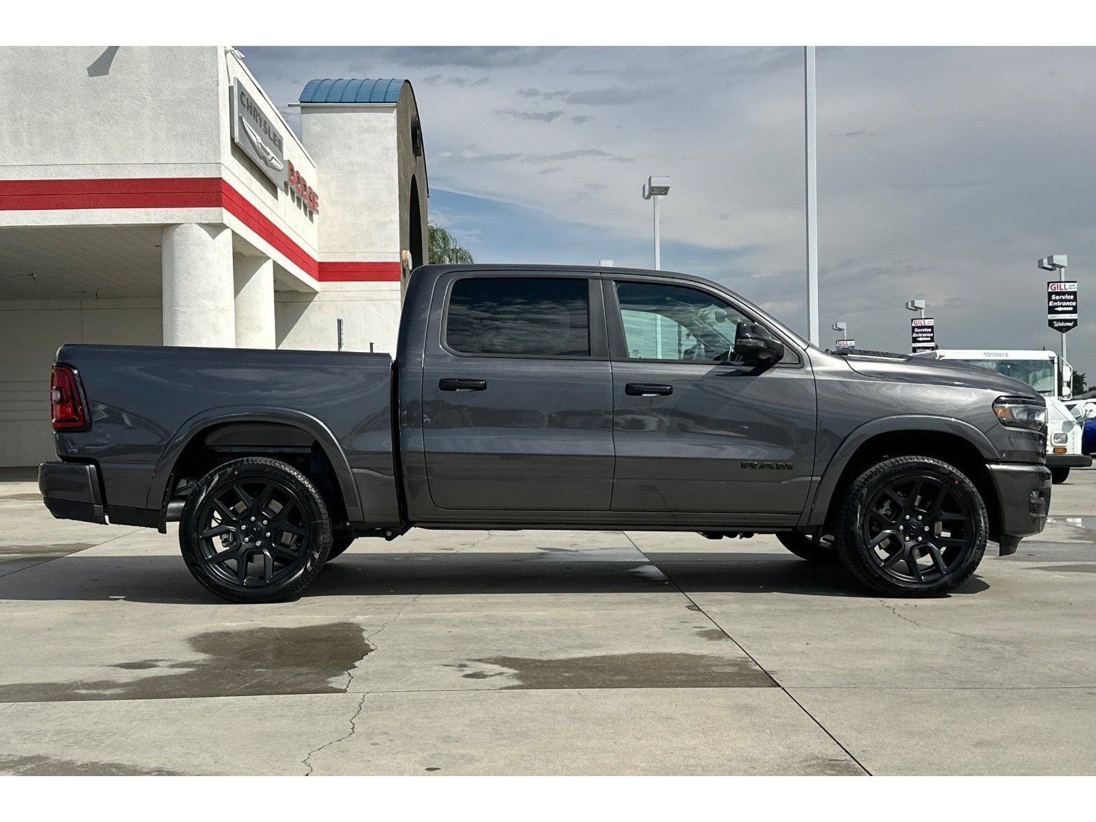 2026 RAM 1500 Laramie - Photo 9