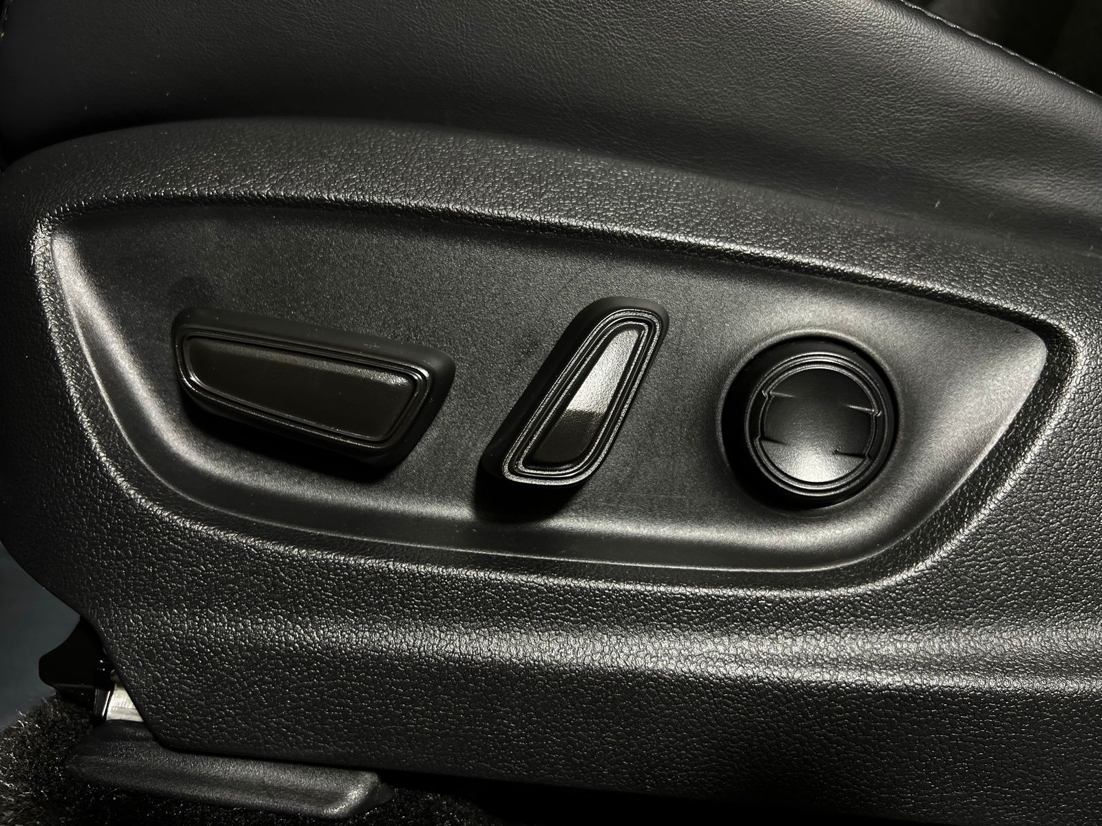 Thumbnail: 2023 Toyota Crown - 14