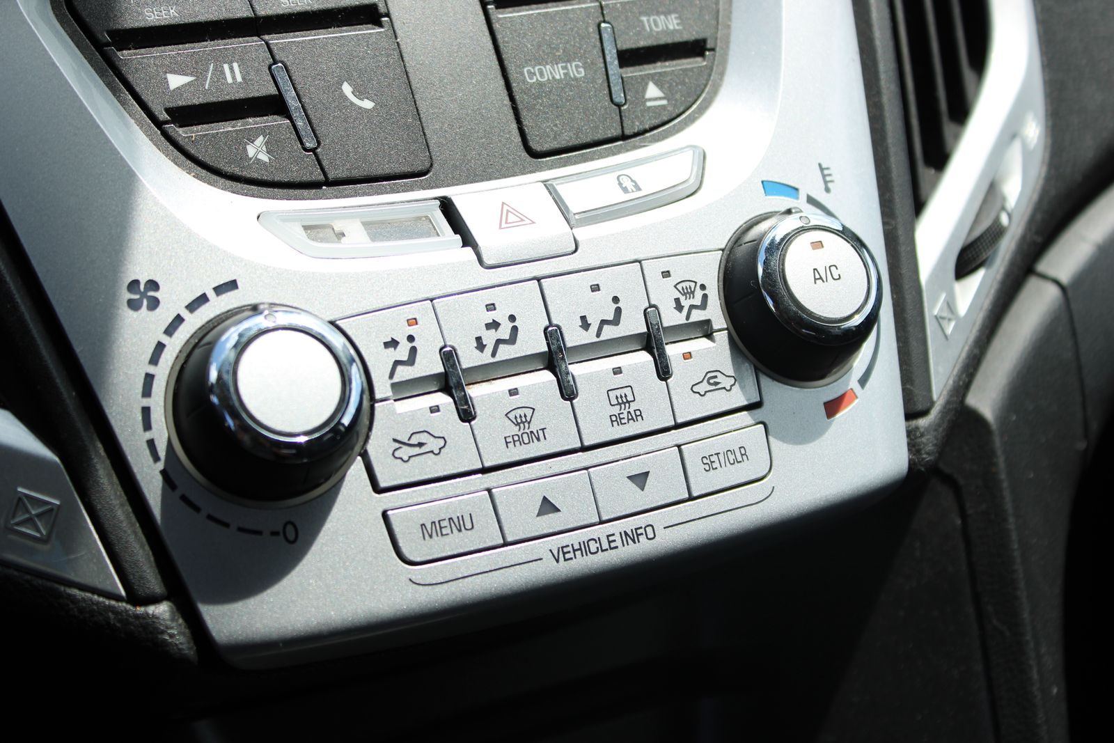 Used 2015 Black GMC SLE-1 image 20