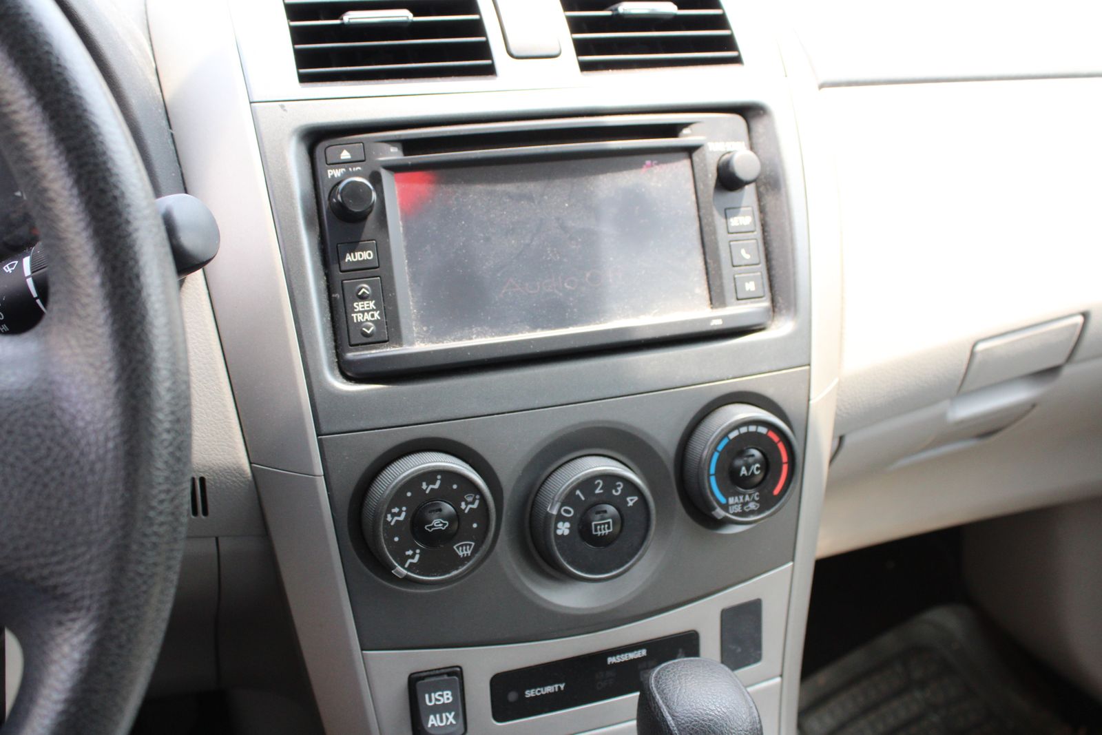 Used 2013 Black Toyota LE image 14