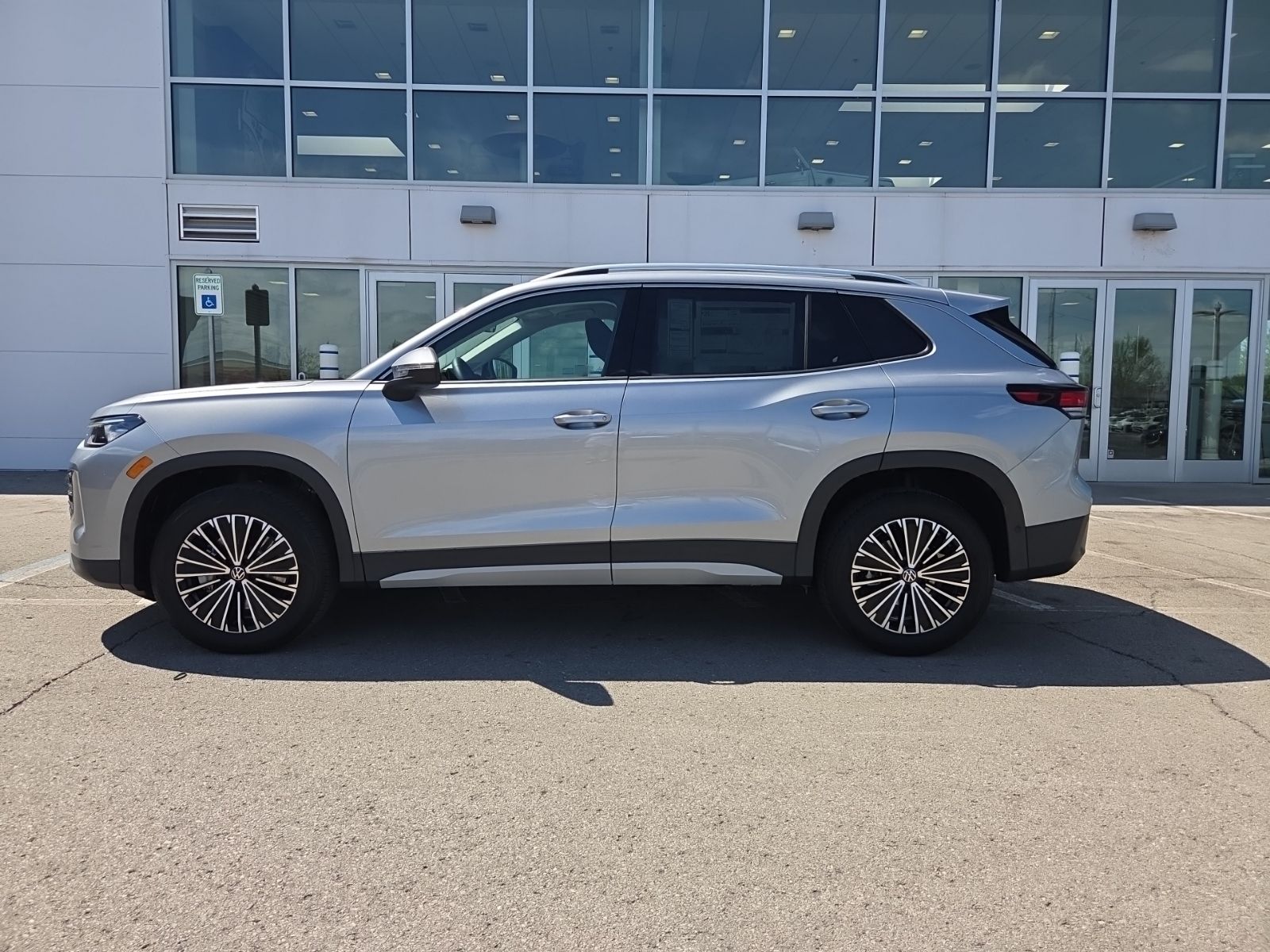 new 2026 Volkswagen Tiguan car, priced at $32,181