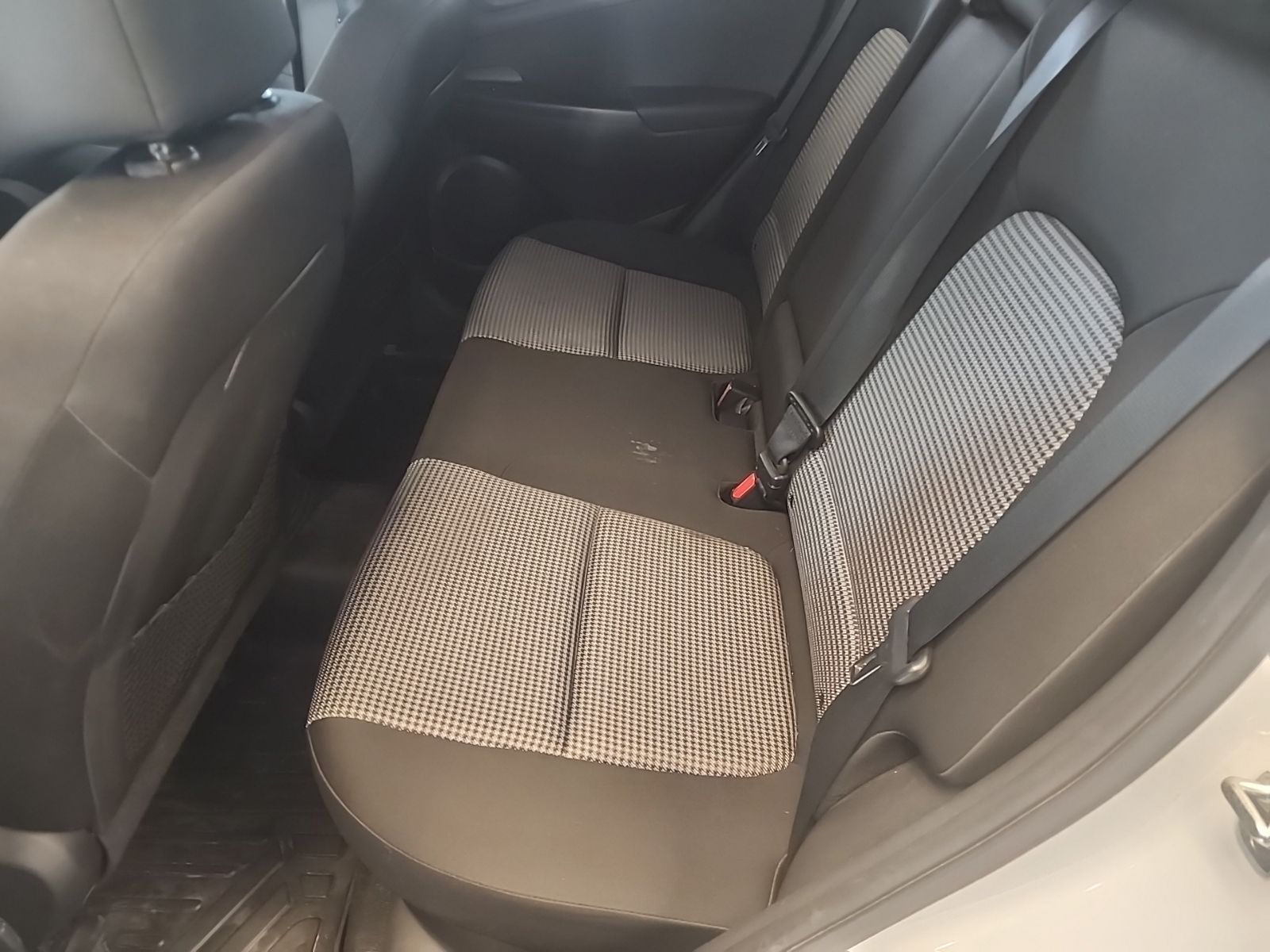 Used 2019 Chalk White Hyundai SEL image 7