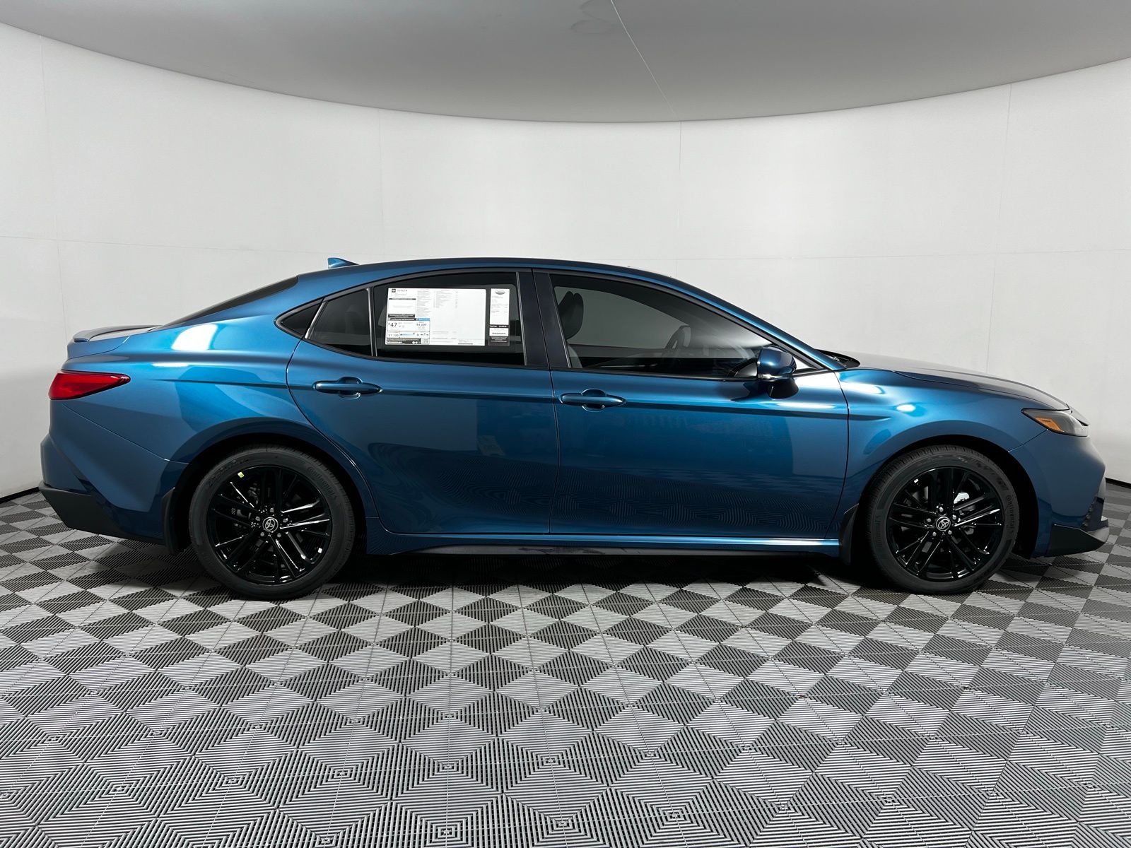 Thumbnail: 2025 Toyota Camry - 4
