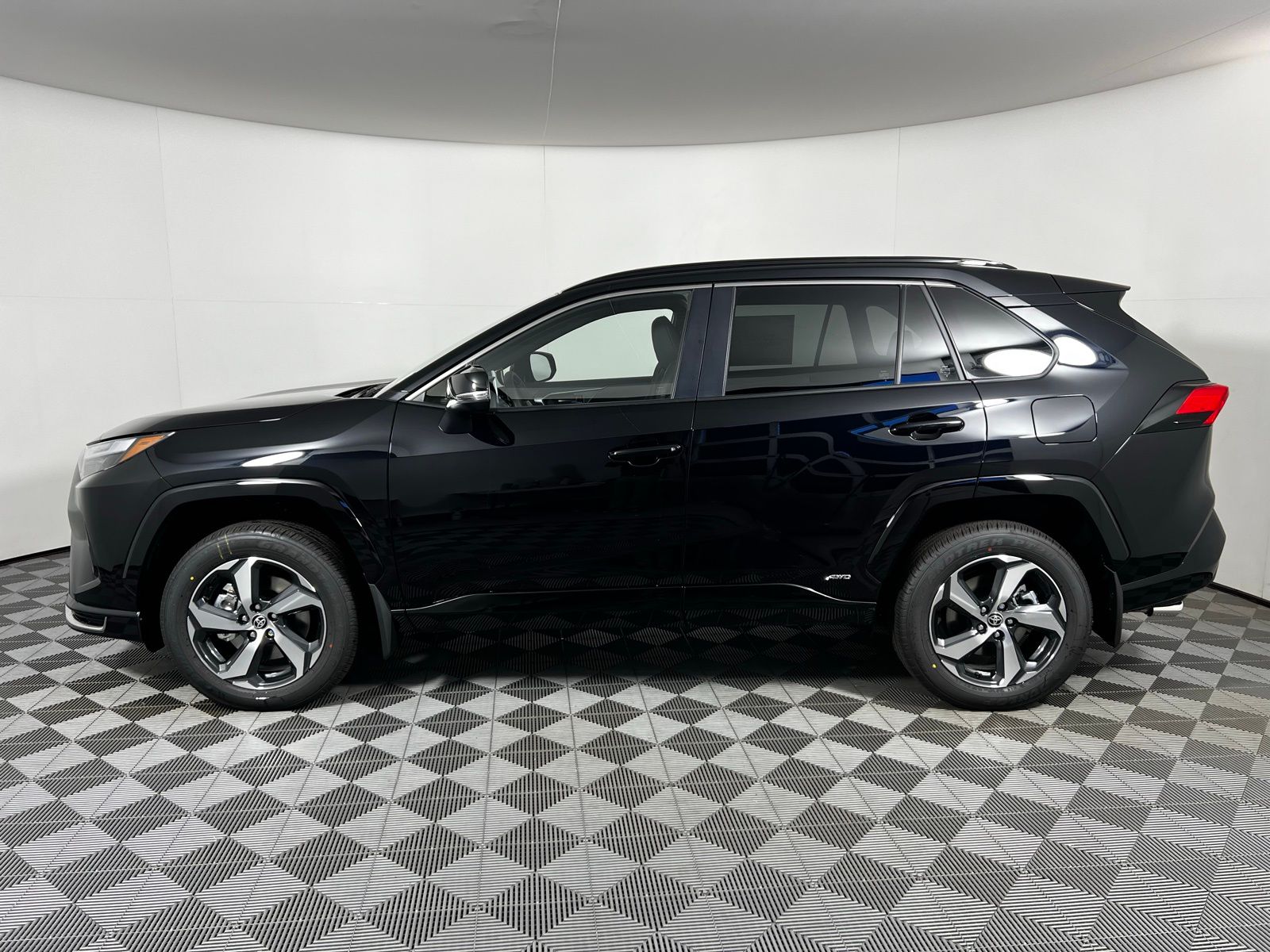 Thumbnail: 2025 Toyota RAV4 - 8