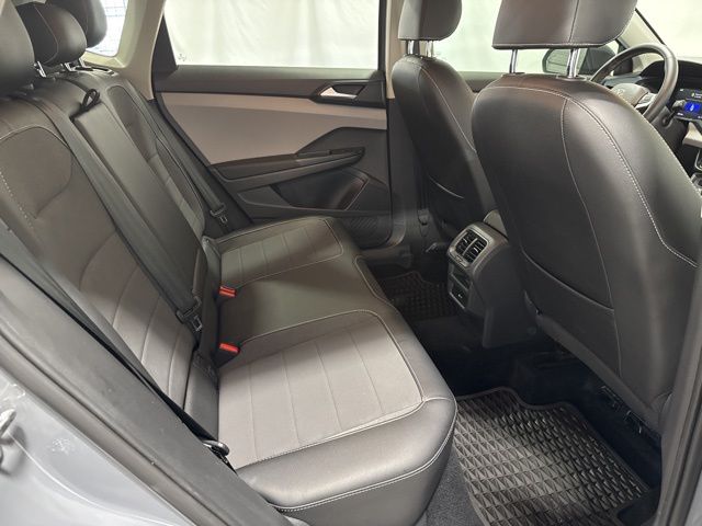 Used Car 2022 Volkswagen Taos  1.5t Se For Sale Under $20,000 In Austin, Texas