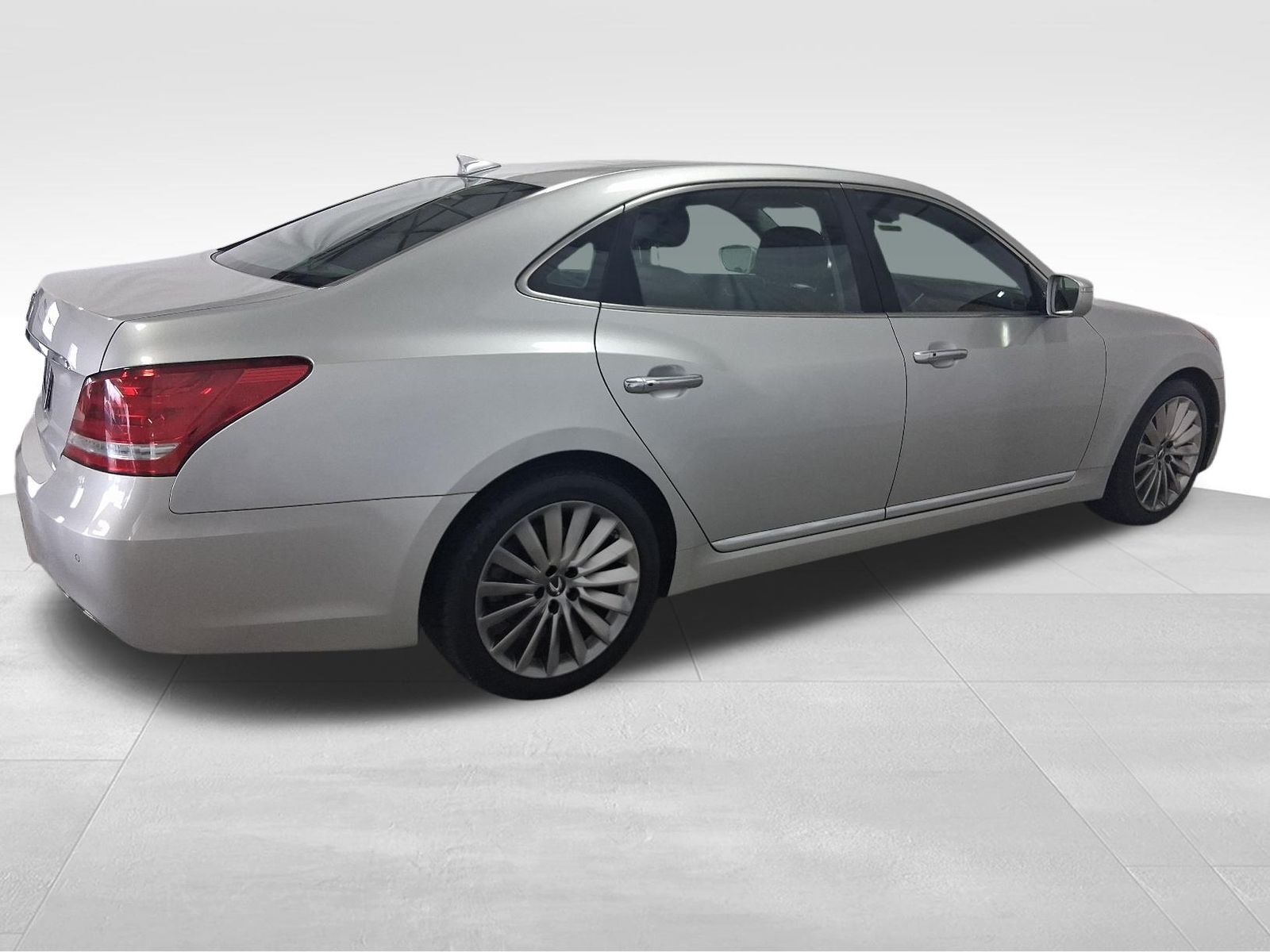 Used Car 2014 Hyundai Equus  Signature For Sale Under $15,000 In Austin, Texas