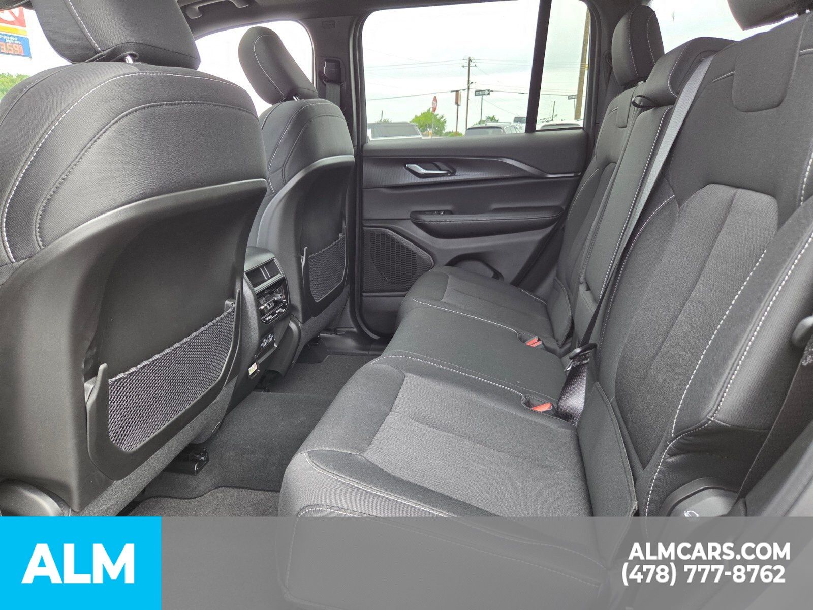 Used 2025 White Jeep Laredo X image 7