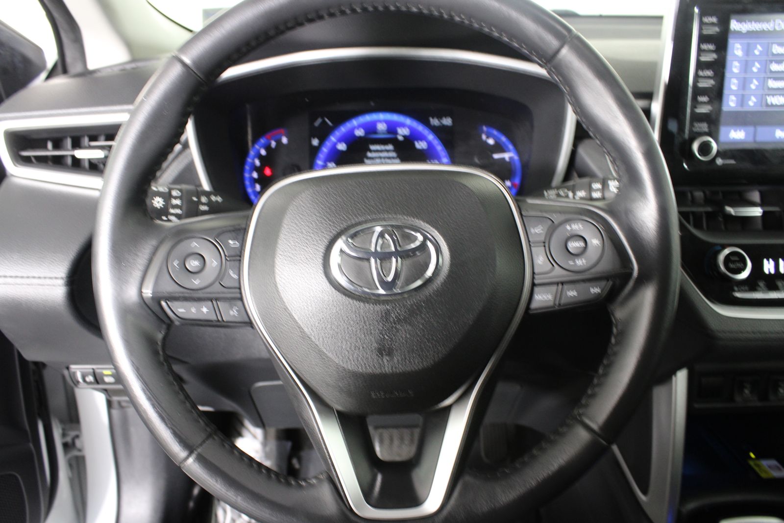 Used 2022 Beige Toyota XLE image 17