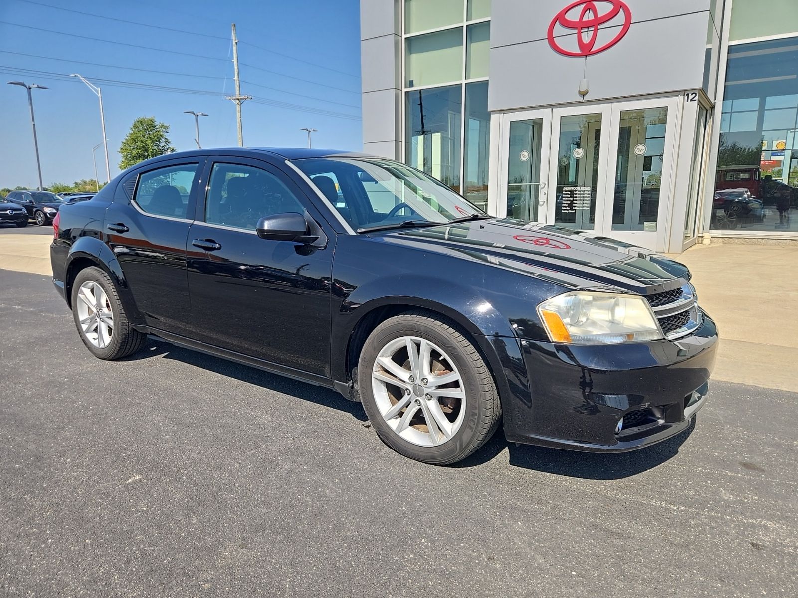 Black Clearcoat 2012 Dodge Avenger Sedan Front-Wheel Drive 6-Speed Automatic