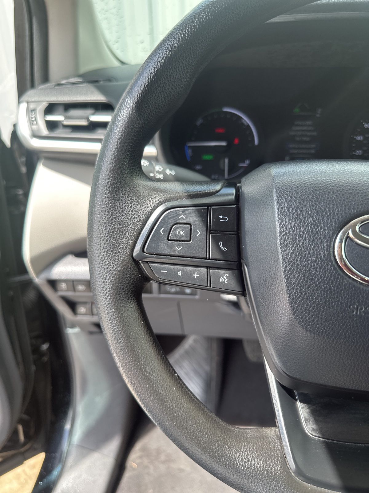 Used Car 2023 Toyota Sienna  Le For Sale Under $40,000 In Austin, Texas