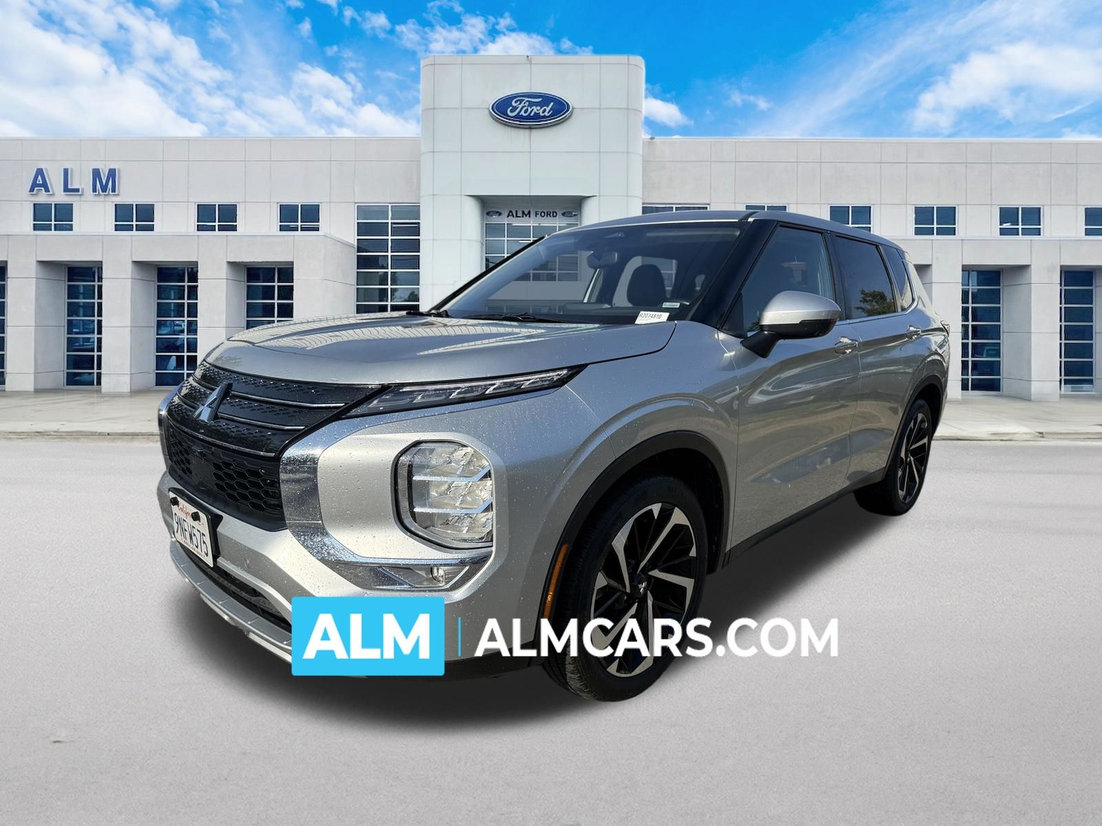 Alloy Silver Metallic 2024 Mitsubishi Outlander SUV / Crossover Front-Wheel Drive Continuously Variable Transmission