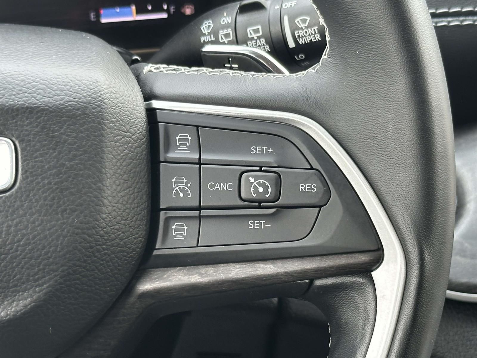 Used 2022 Gray Jeep Limited image 17