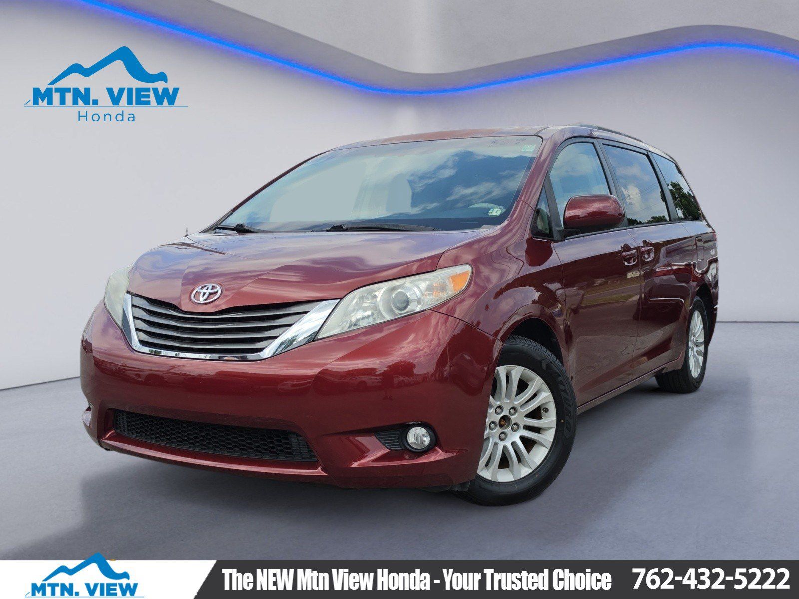 Salsa Red Pearl 2014 Toyota Sienna Minivan Front-Wheel Drive 6-Speed Automatic Overdrive