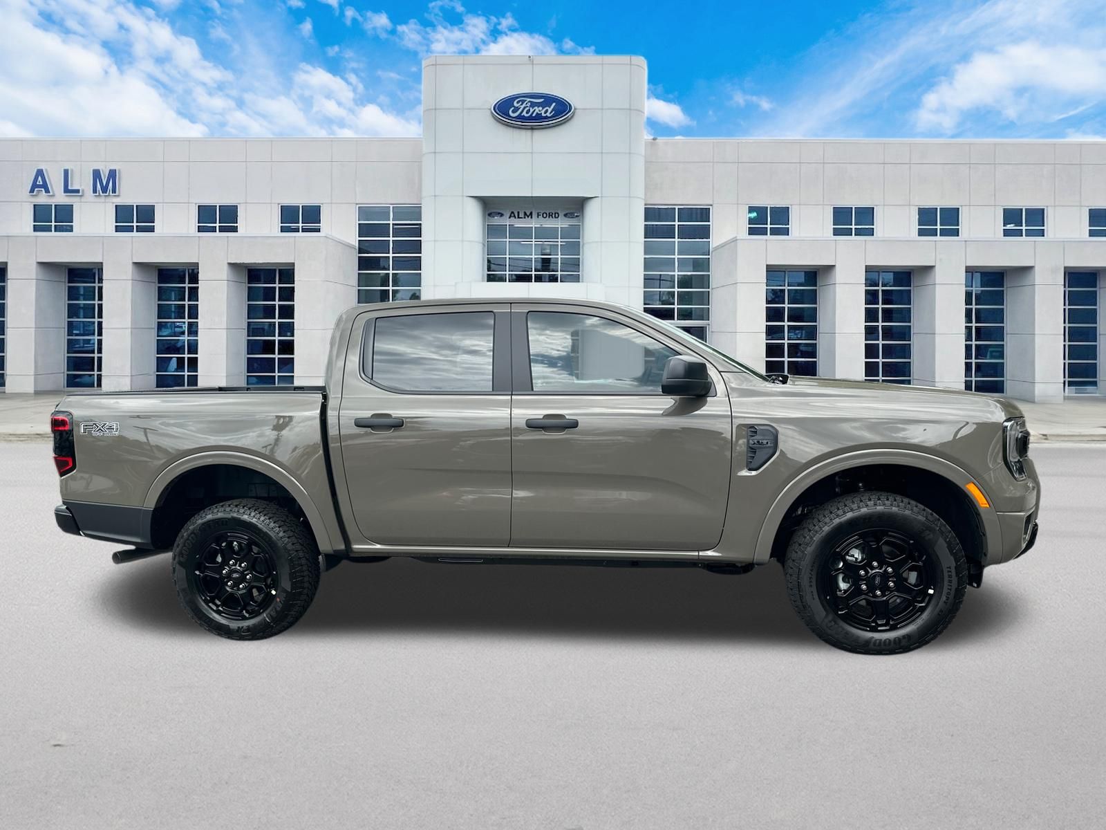 New 2026 Marsh Gray Ford XLT image 5