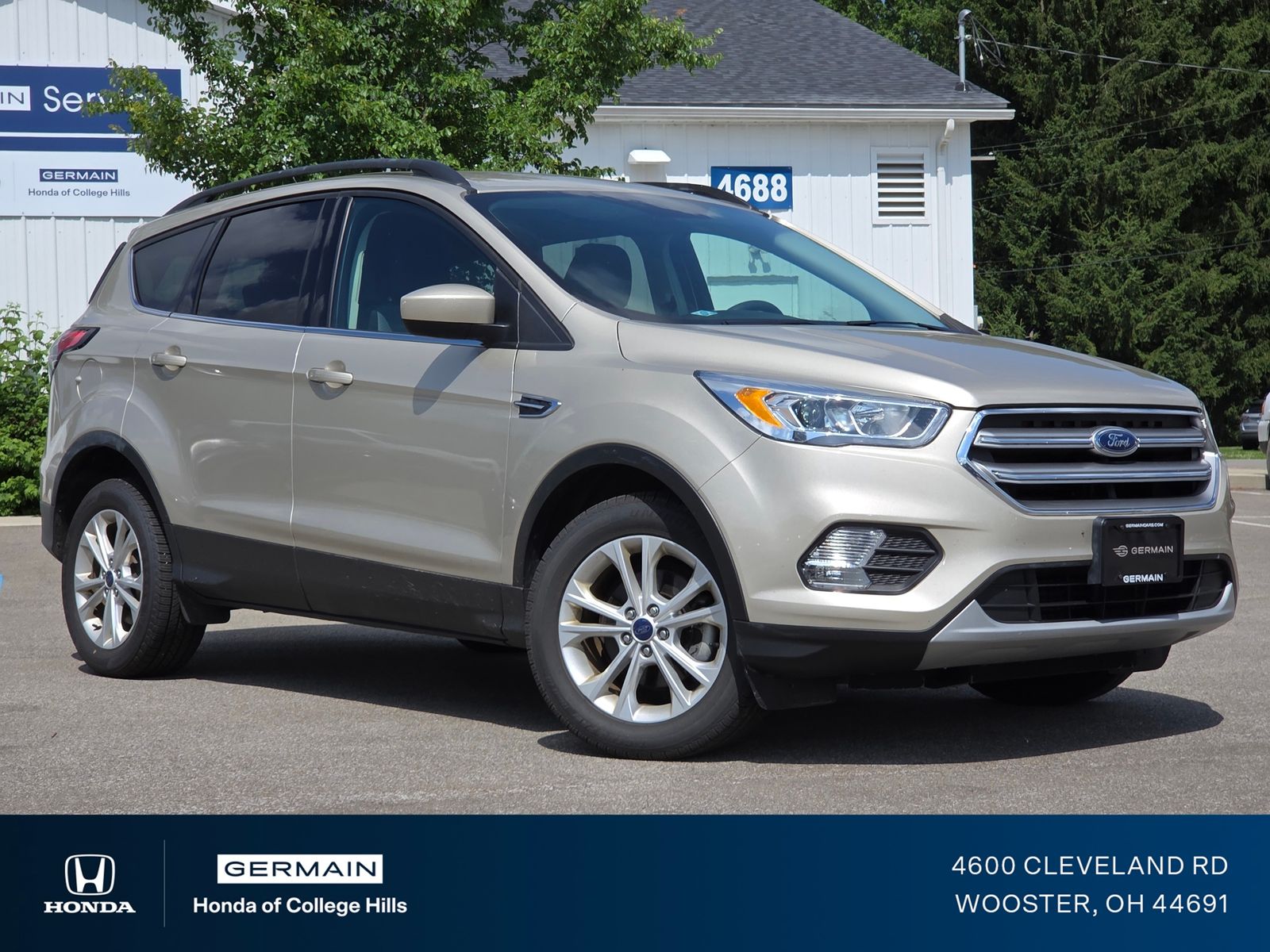 White Gold Metallic 2017 Ford Escape SUV / Crossover Front-Wheel Drive 6-Speed Automatic