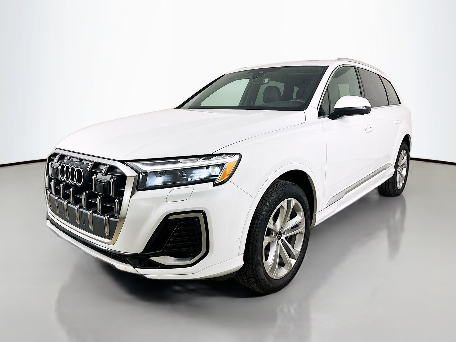 Glacier White Metallic 2025 Audi Q7 SUV / Crossover All-Wheel Drive 8-Speed Automatic
