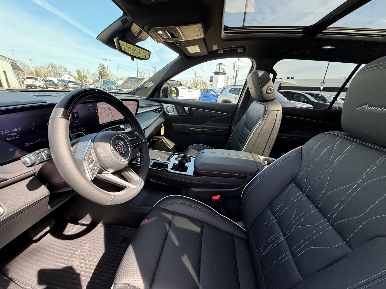 View vehicle photo 4